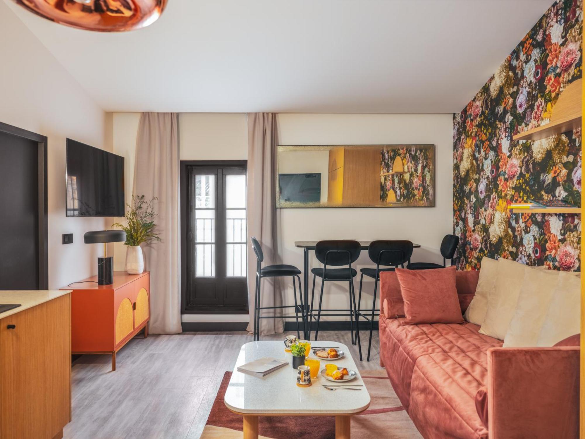 One-Bedroom  Apartment with Terrace