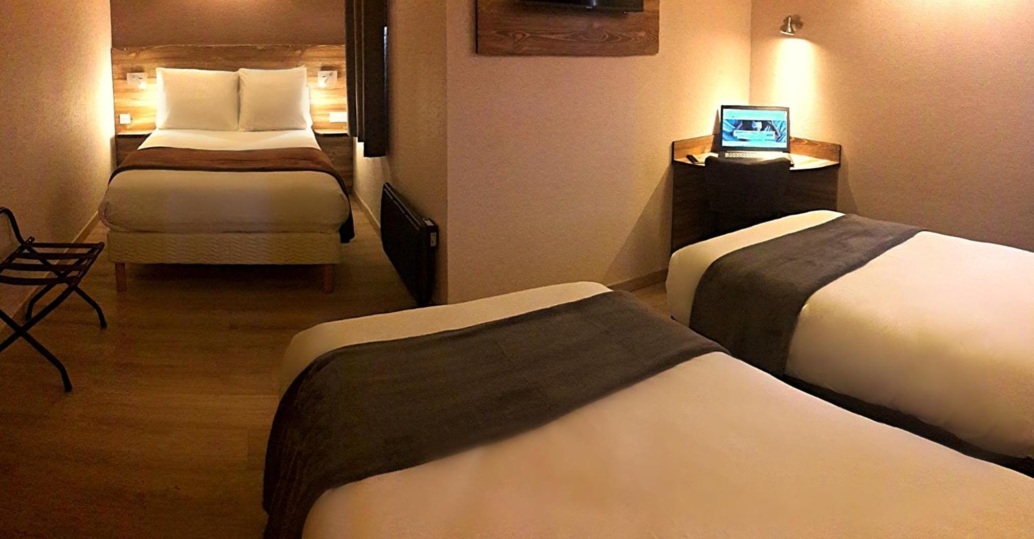 Triple Room with 3 Single Beds
