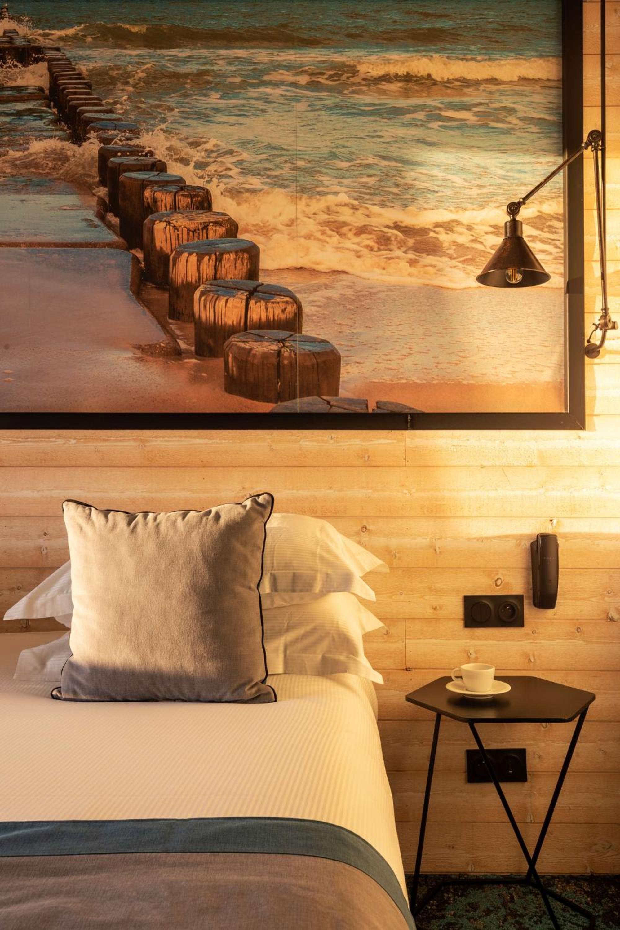 Comfort King Room with Mountain View