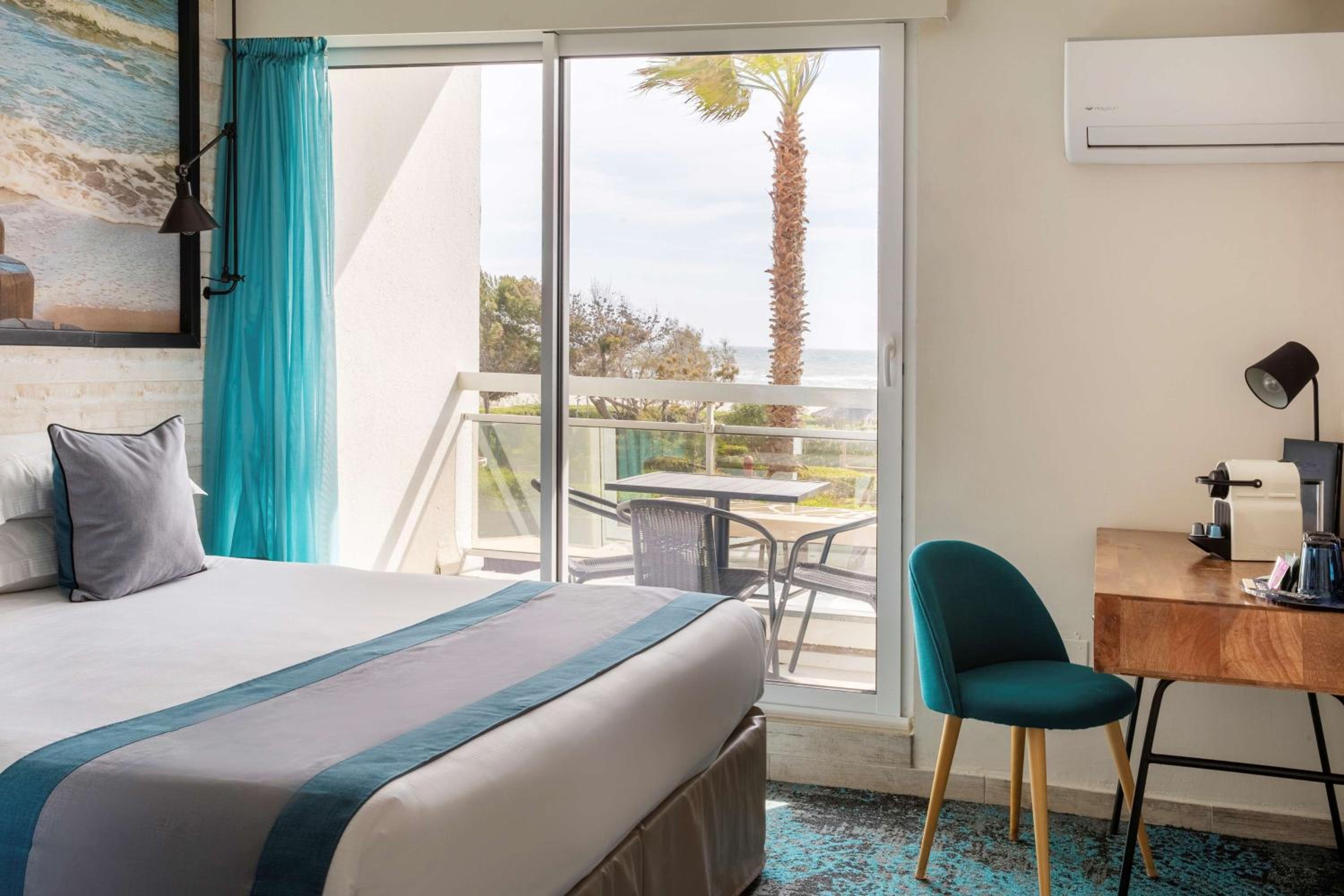 Triple Room with Sea View