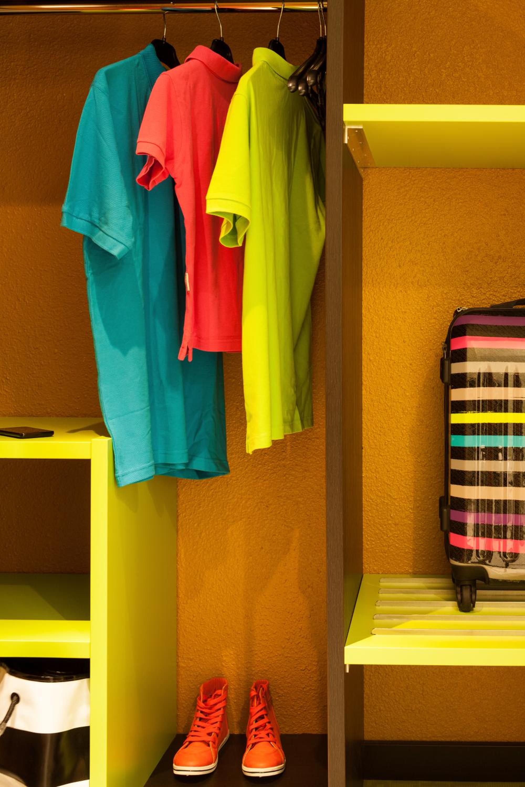 Standard Suite with 1 Double Bed and 2 Single Beds