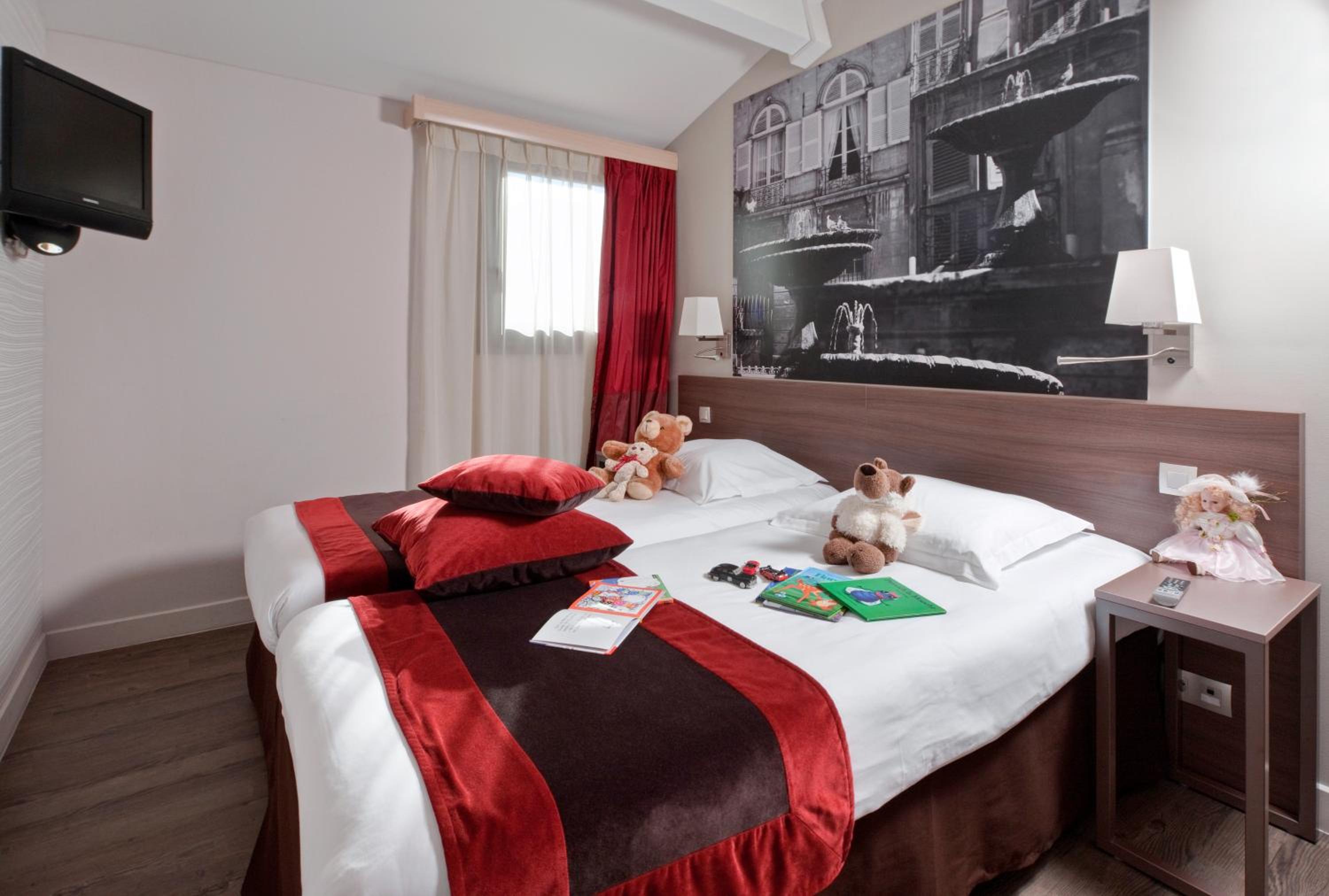 Two-Bedroom Apartment (6 Adults)