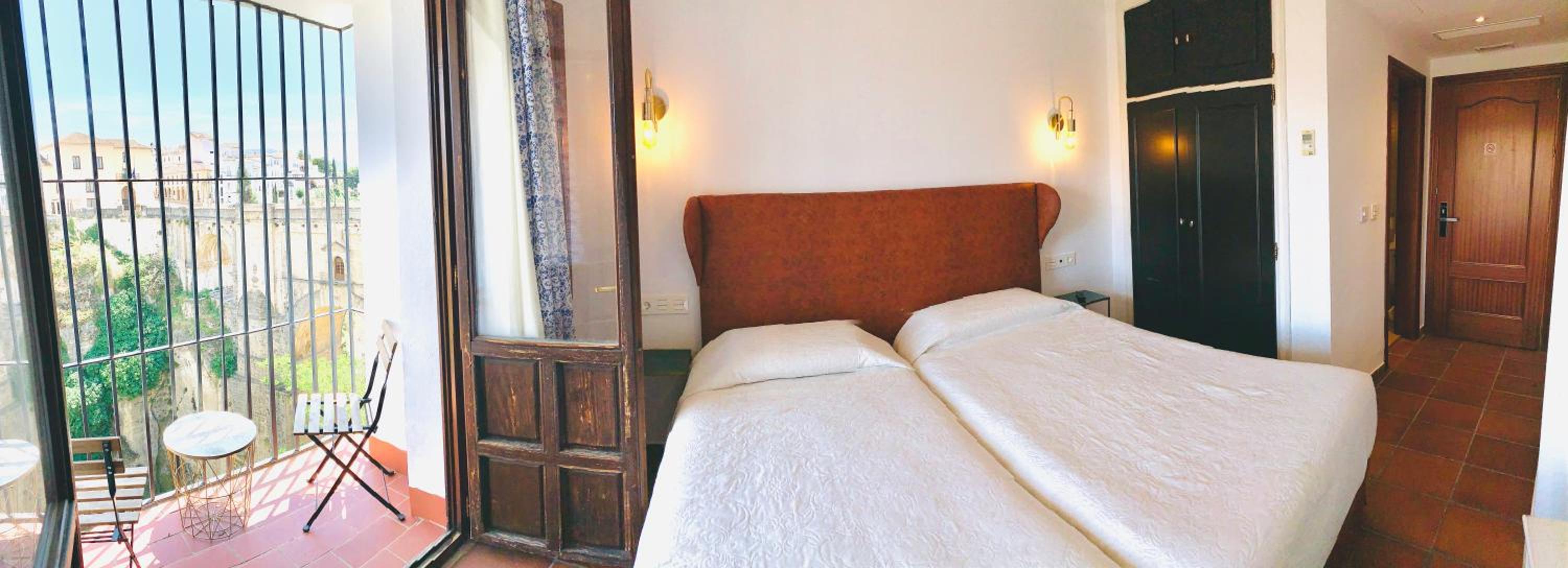 Double or Twin Room with Balcony and Puente Nuevo view