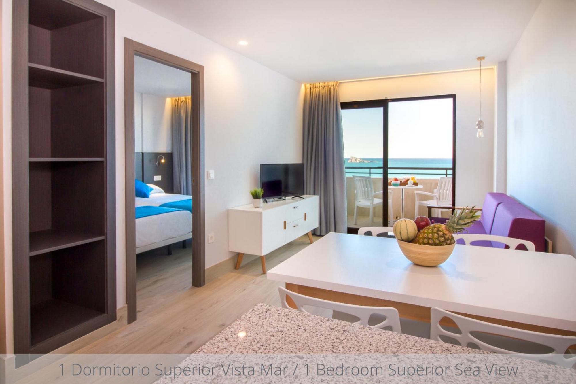Superior One-Bedroom Apartment with Sea View