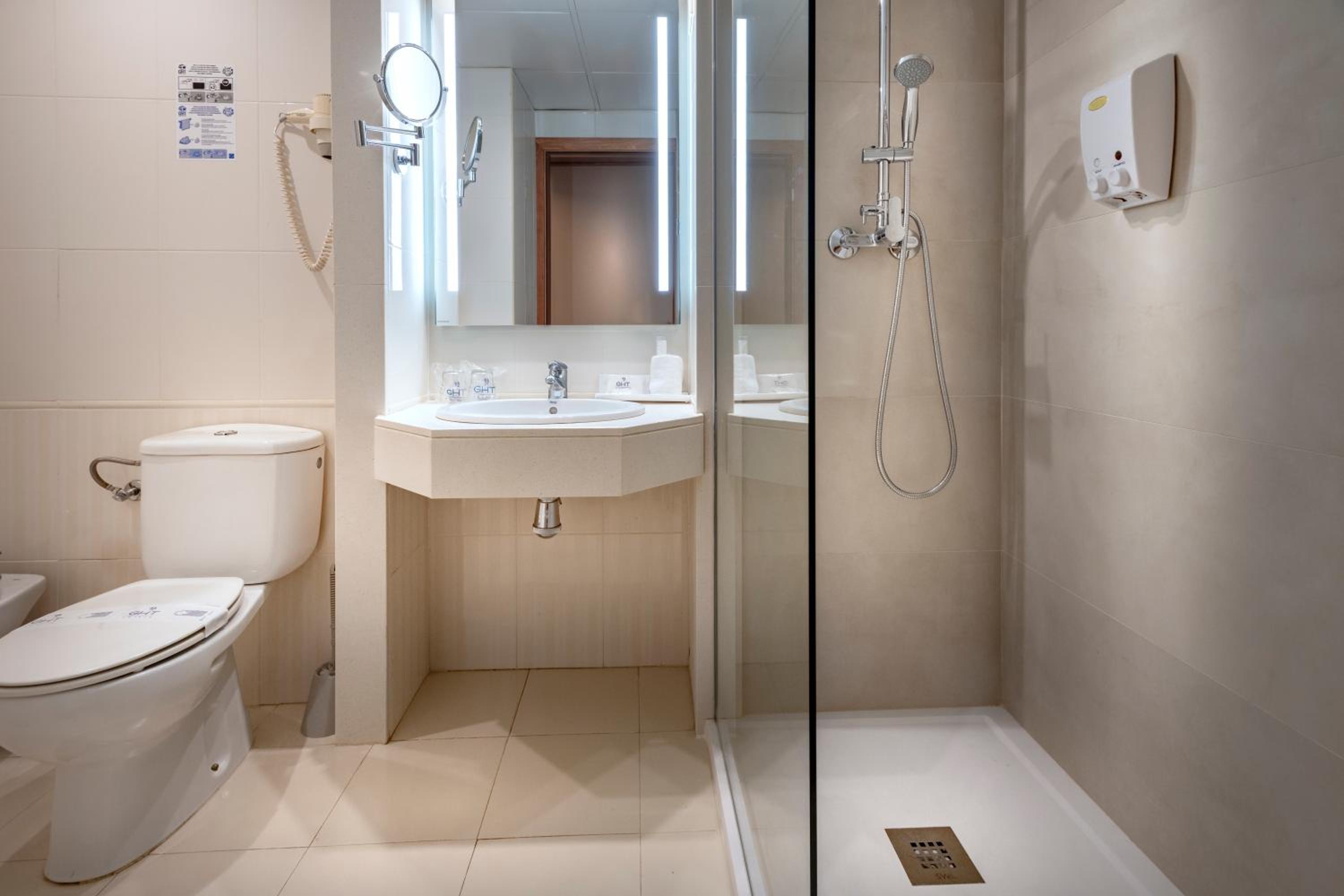 Double Room with Extra Bed and Balcony (2 Adults + 1 Child)