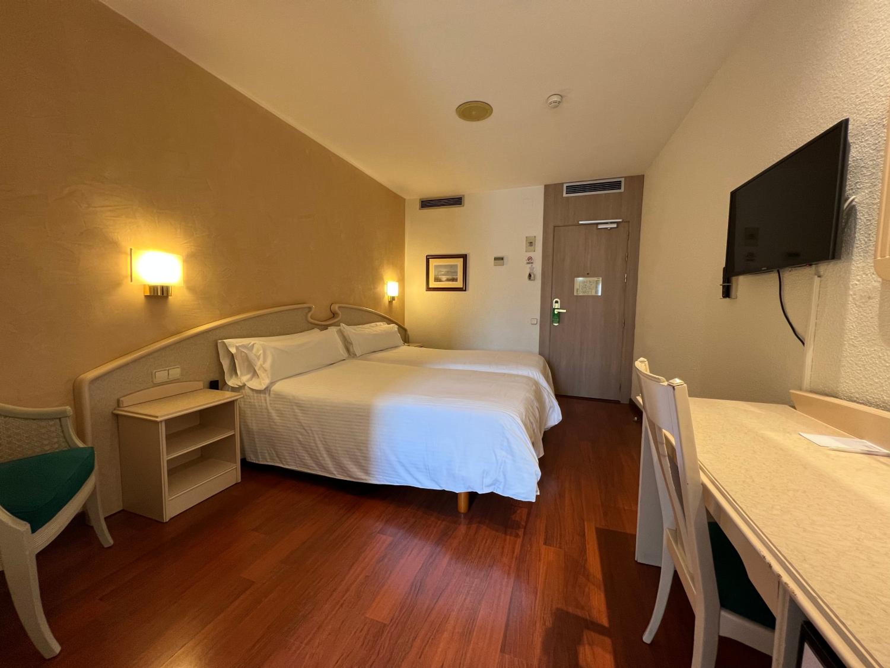 Economy Twin Room