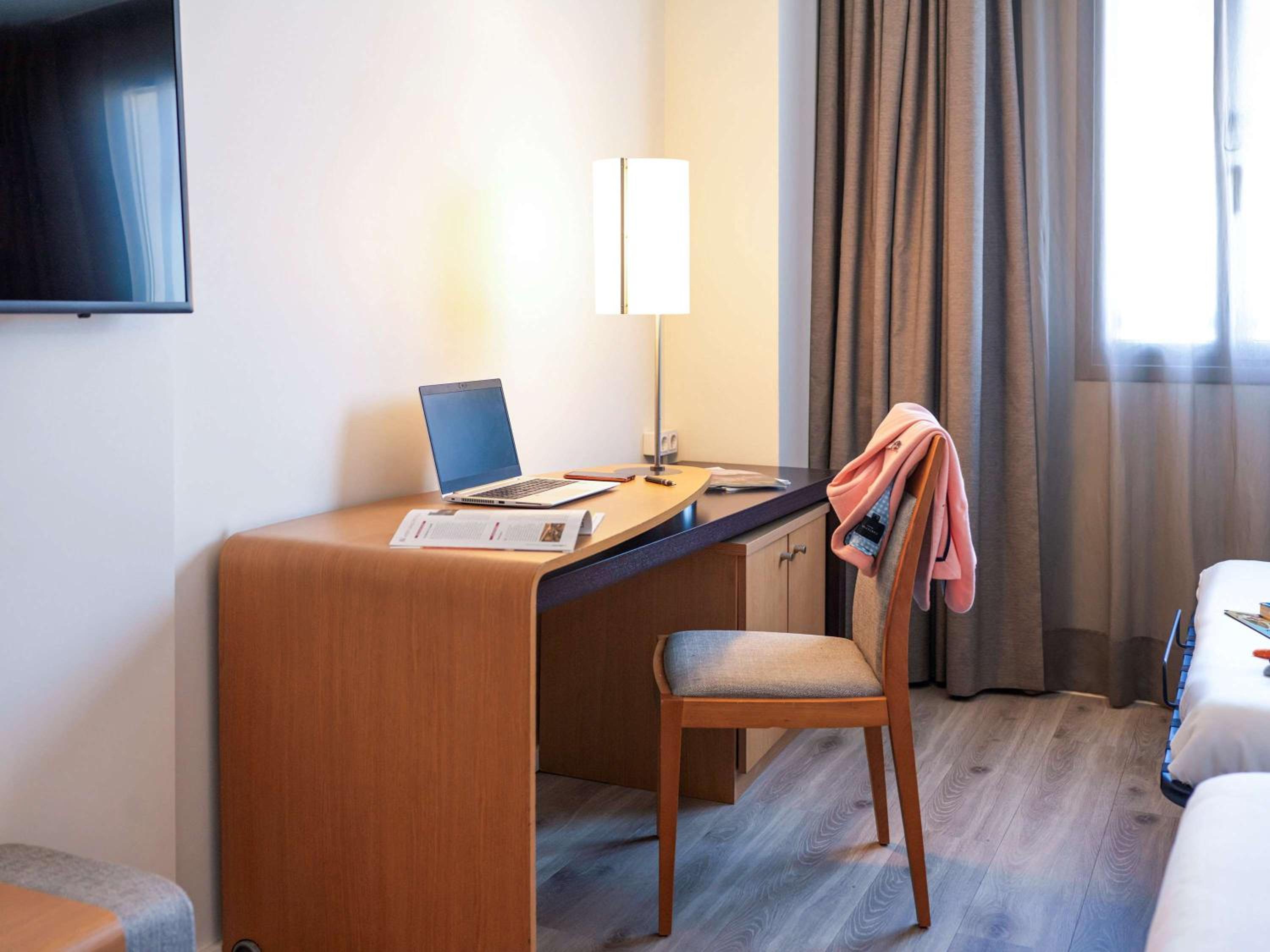 Superior Queen Room with Sofa