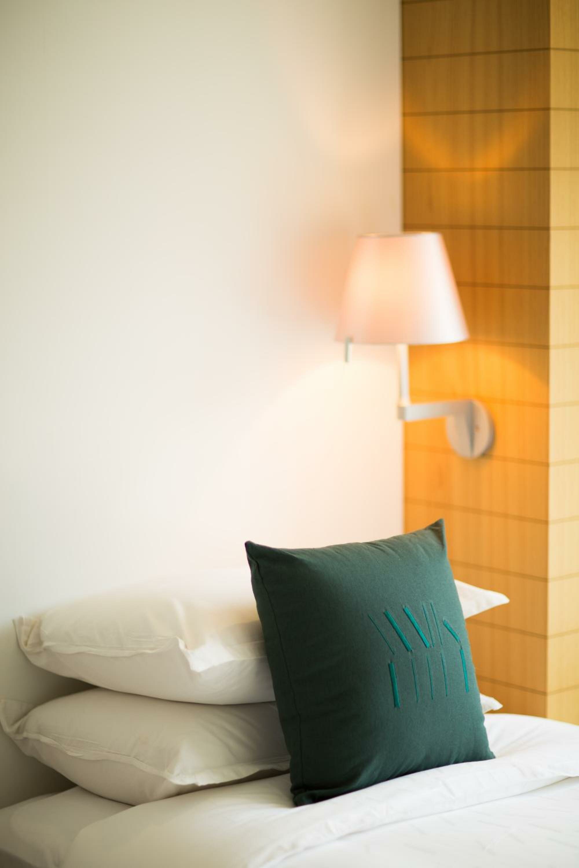 Club Deluxe Room with Mountain View - Lounge Benefit