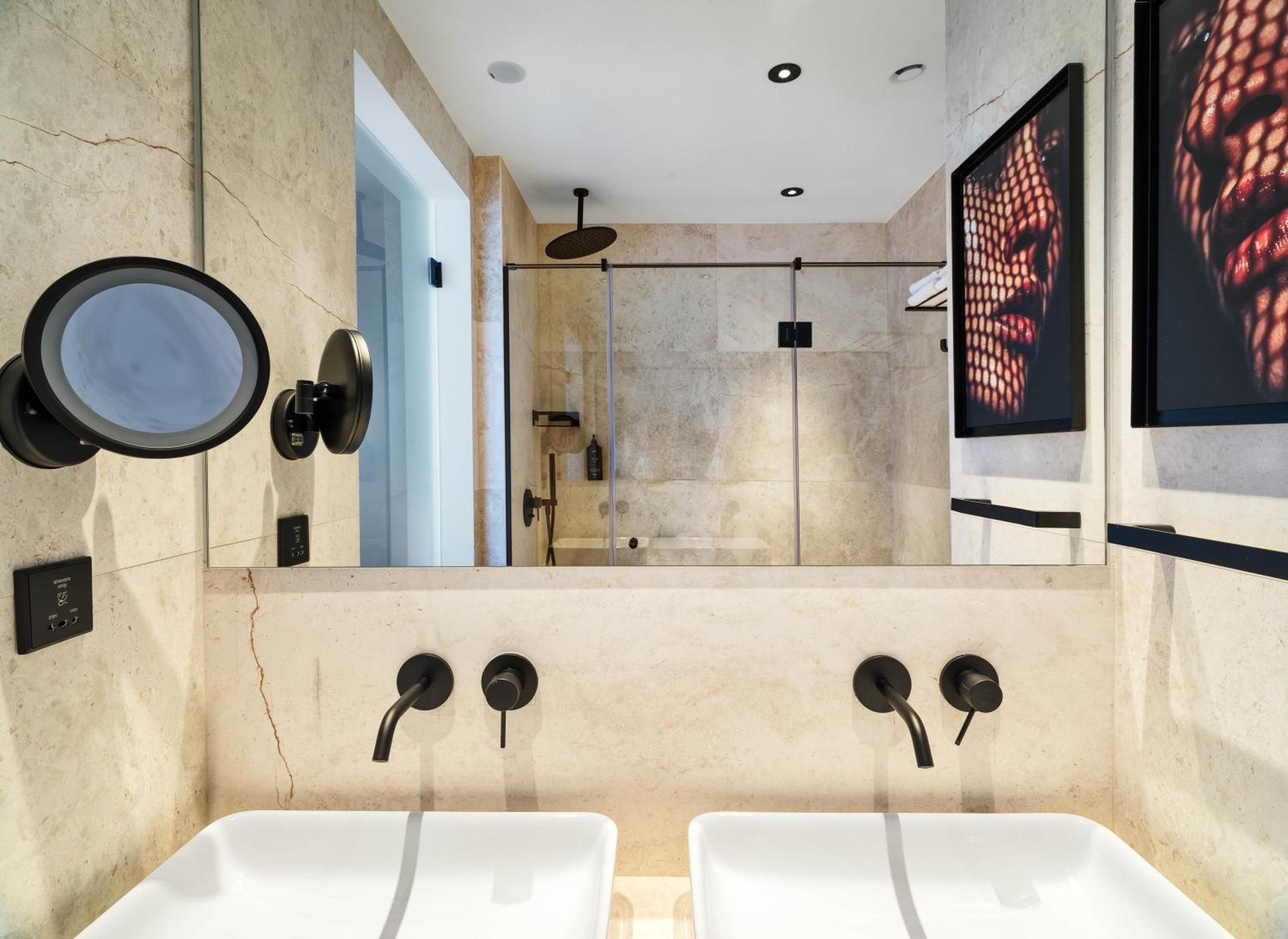 NYX Executive Suite with Business Lounge Access