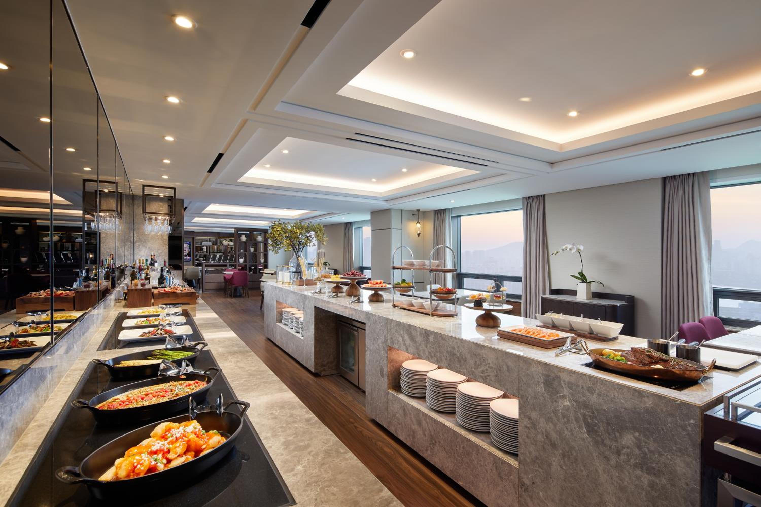 Club Double Room with Breakfast at Club Lounge