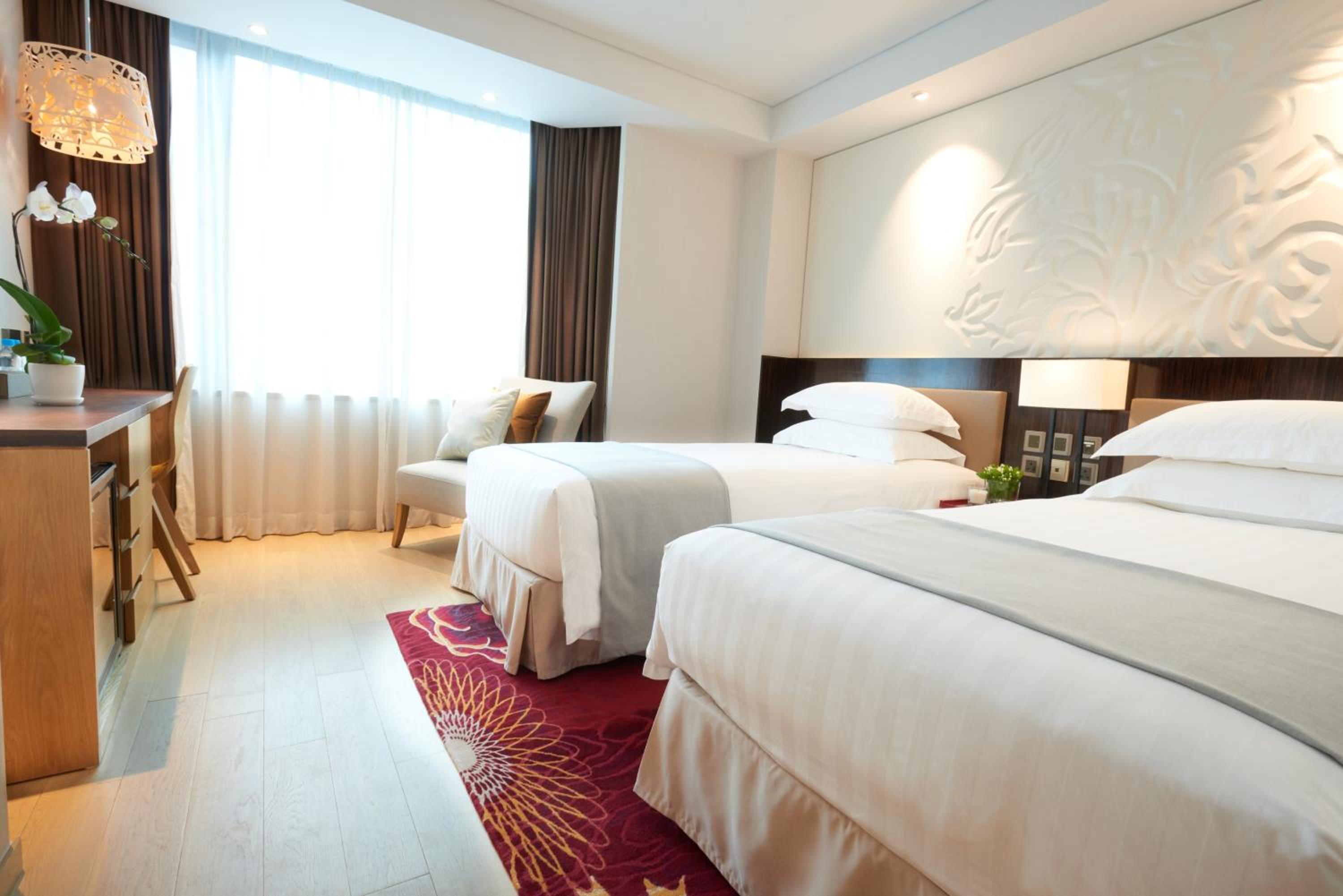 Wharney E-Plus with Twin Beds