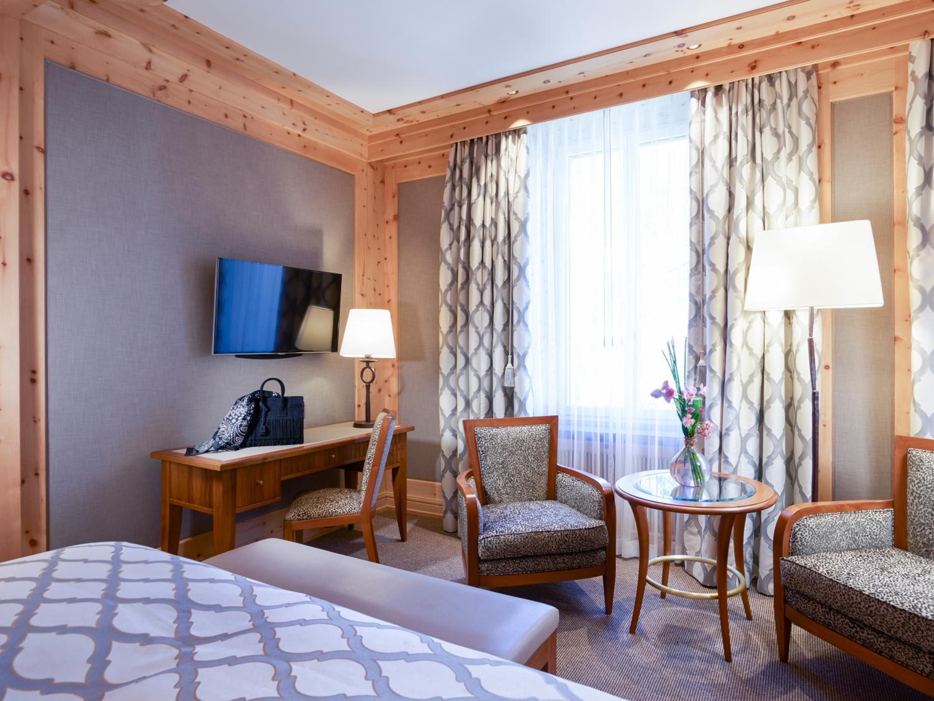 Double Classic Village Side