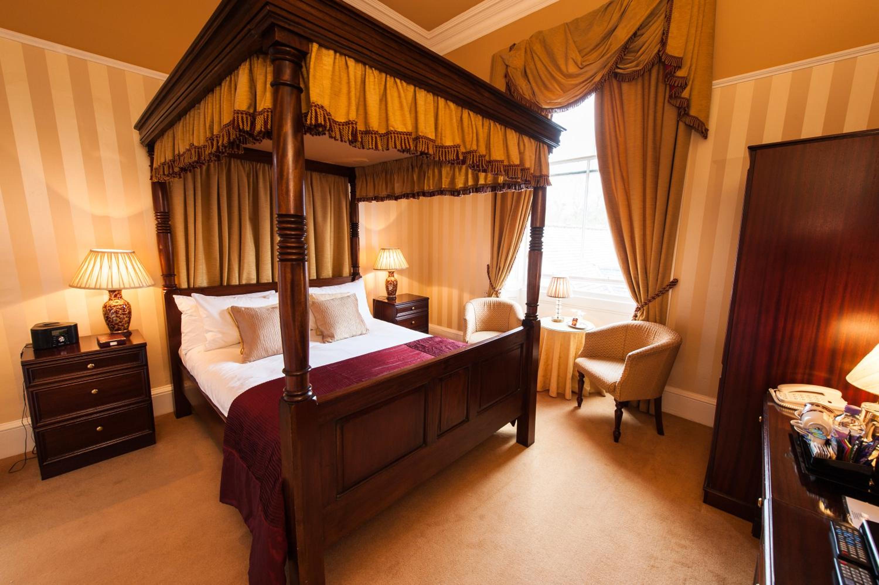 Superior Four-Poster Room