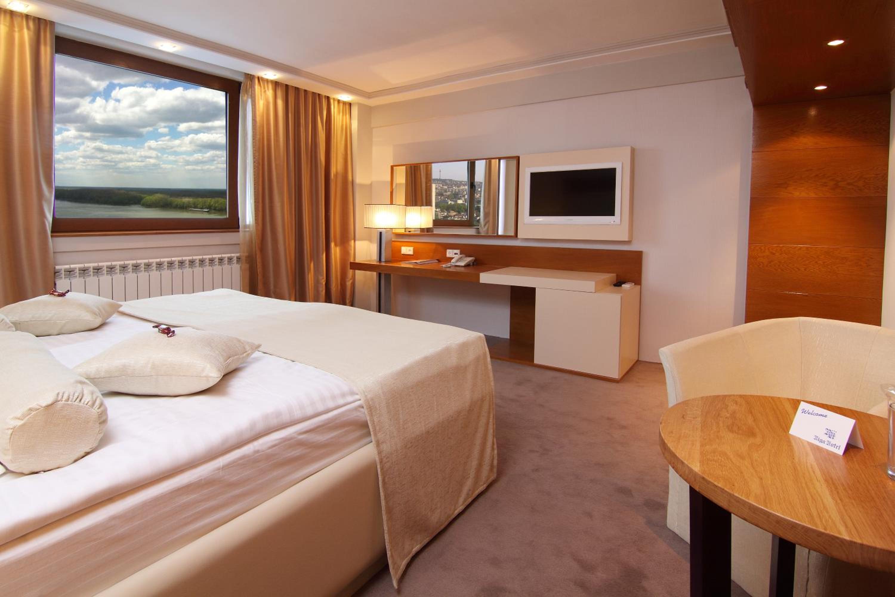Executive Double Room with River View and Free Parking