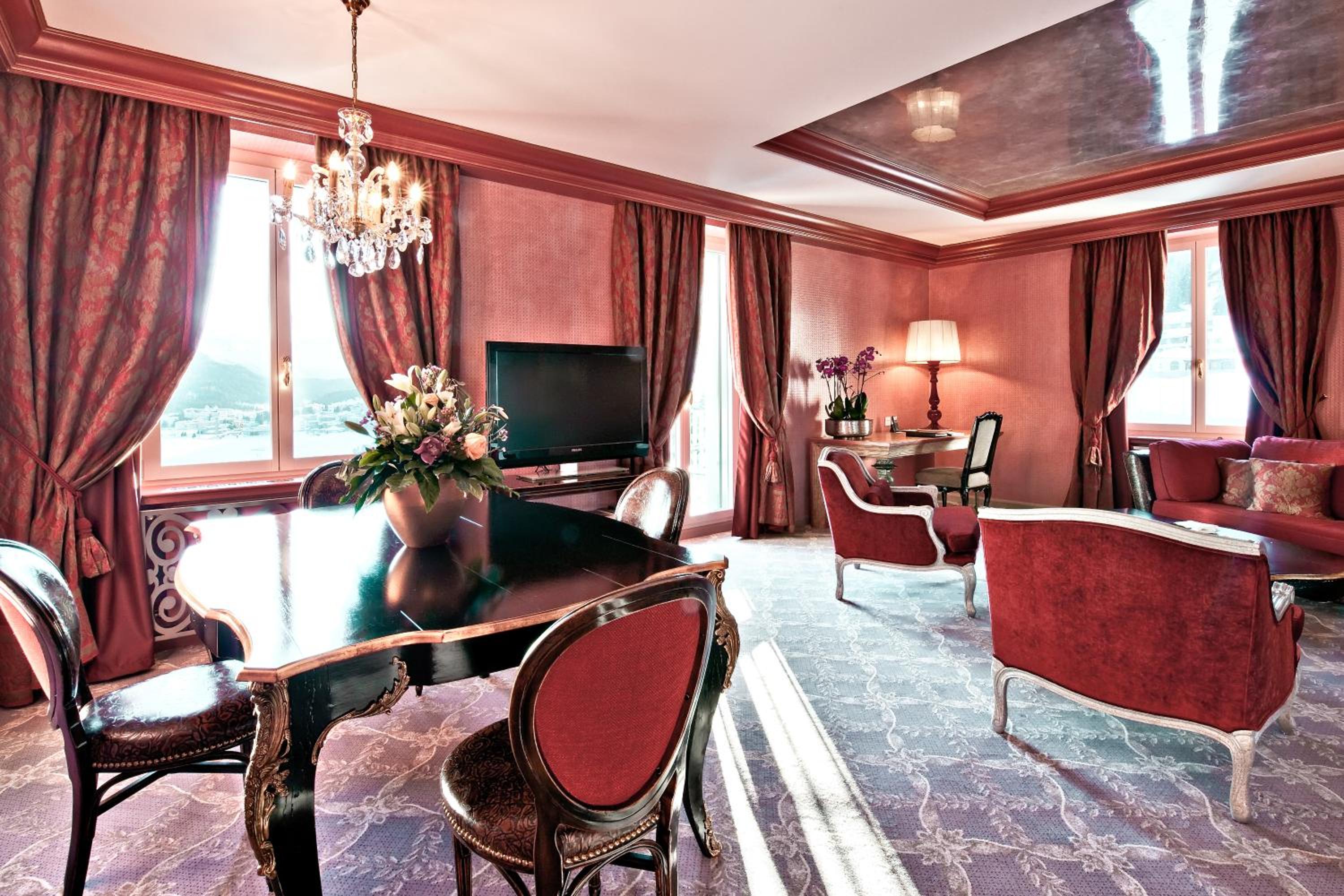 Carlton Suite with Lake View 
