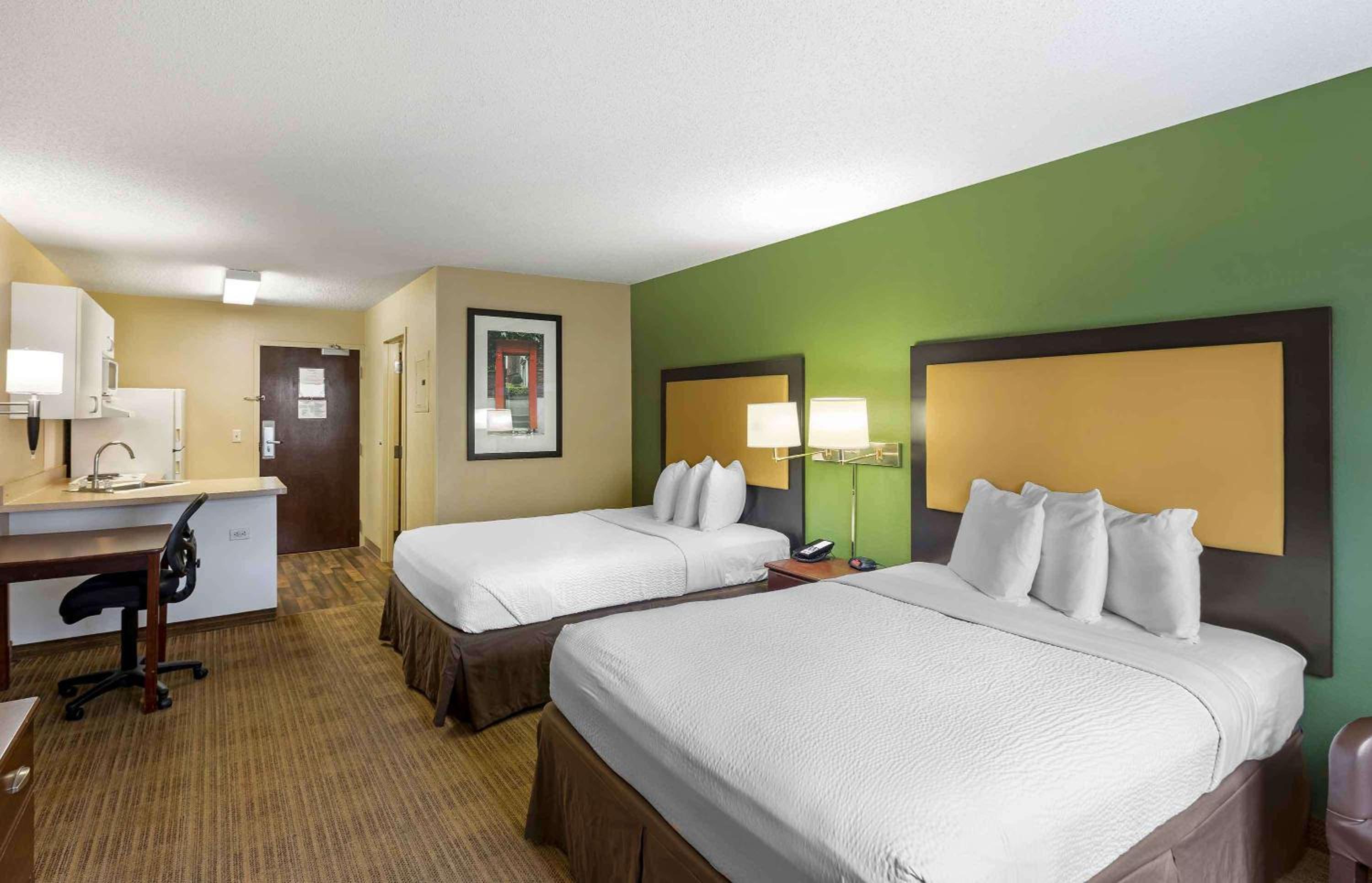 Studio with 2 Double Beds - Non-Smoking