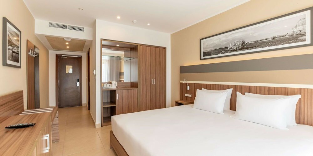 Guest Room, 1 King Bed, Sea View
