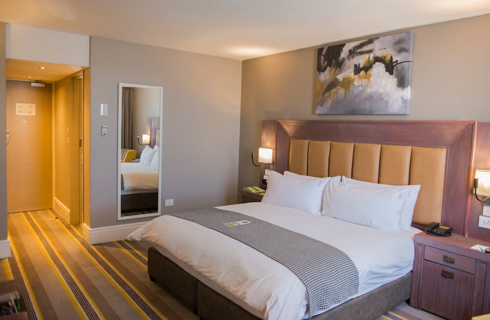 Standard Room, 1 King Bed, City View (Mountain View)