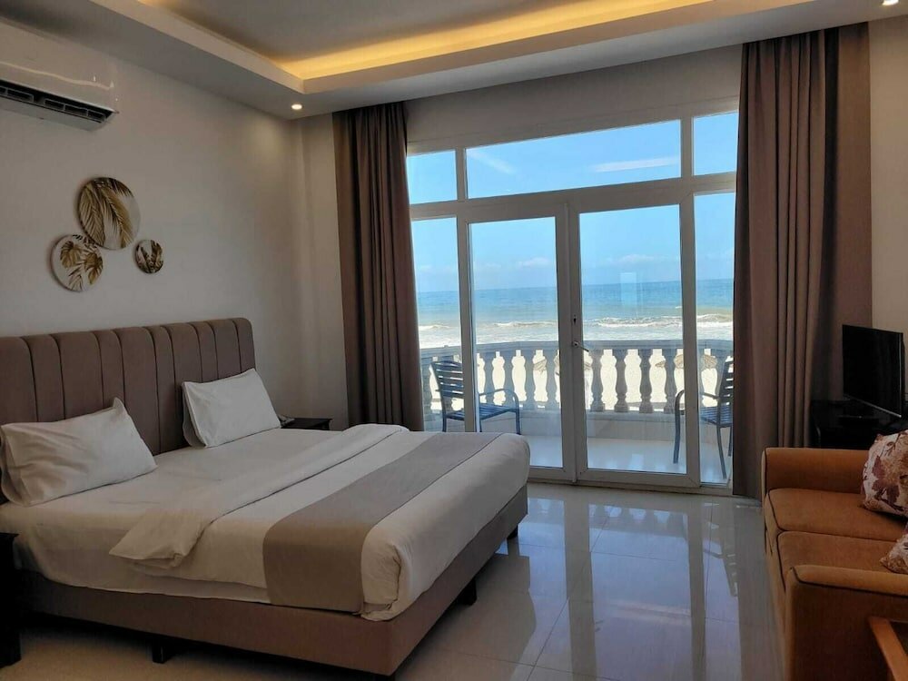 Deluxe Room, 1 King Bed, Sea View