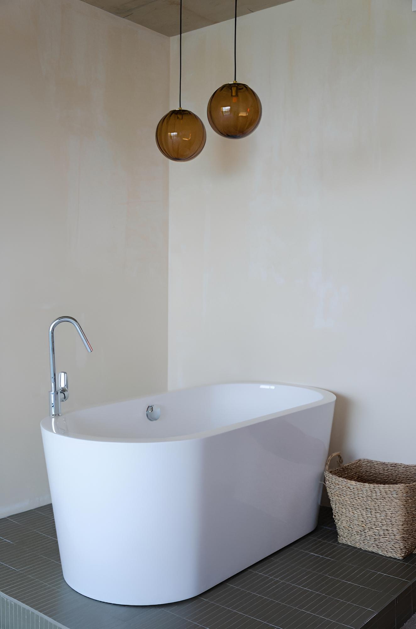 Deluxe Room, 1 Bedroom, Bathtub