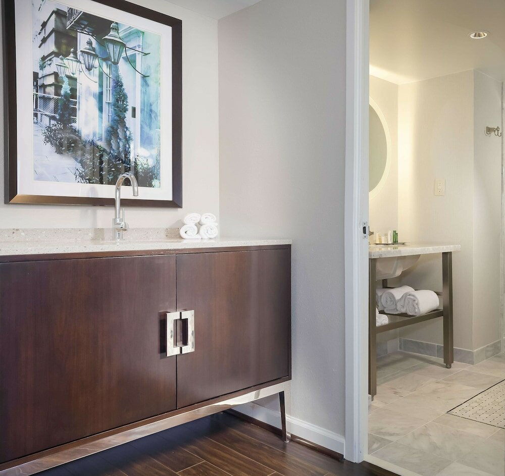 Executive Room, 1 King Bed, City View