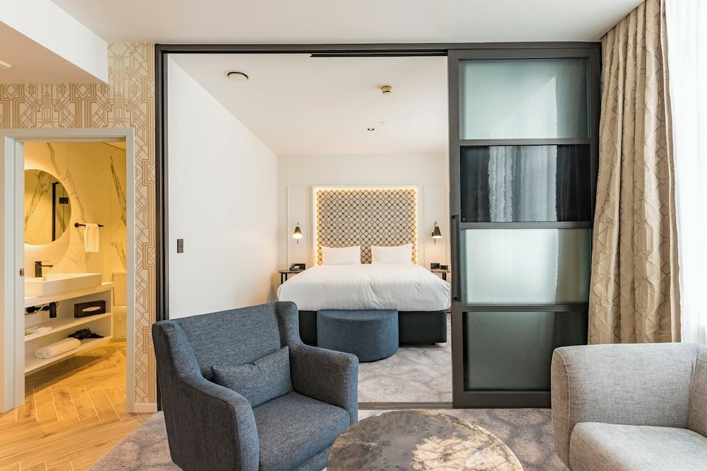 Junior Suite, 1 King Bed