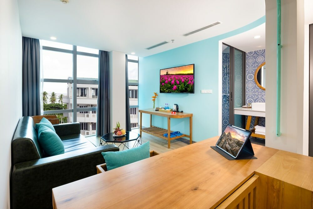 Senior Double Room, Partial Sea View