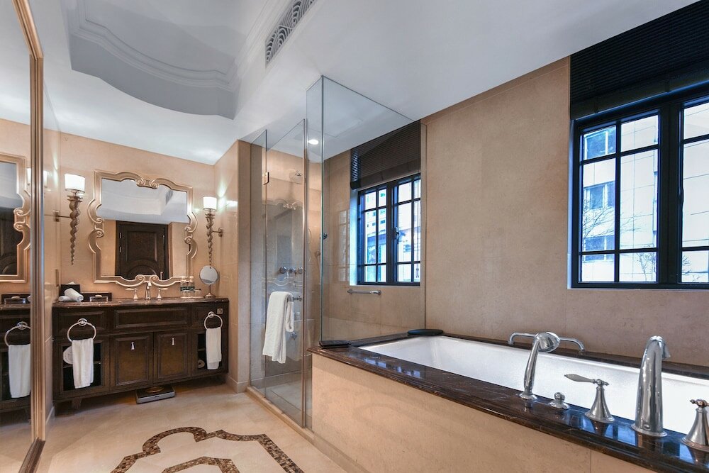 Shanghai Grand King Room