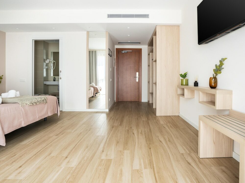 Triple Room with Balcony