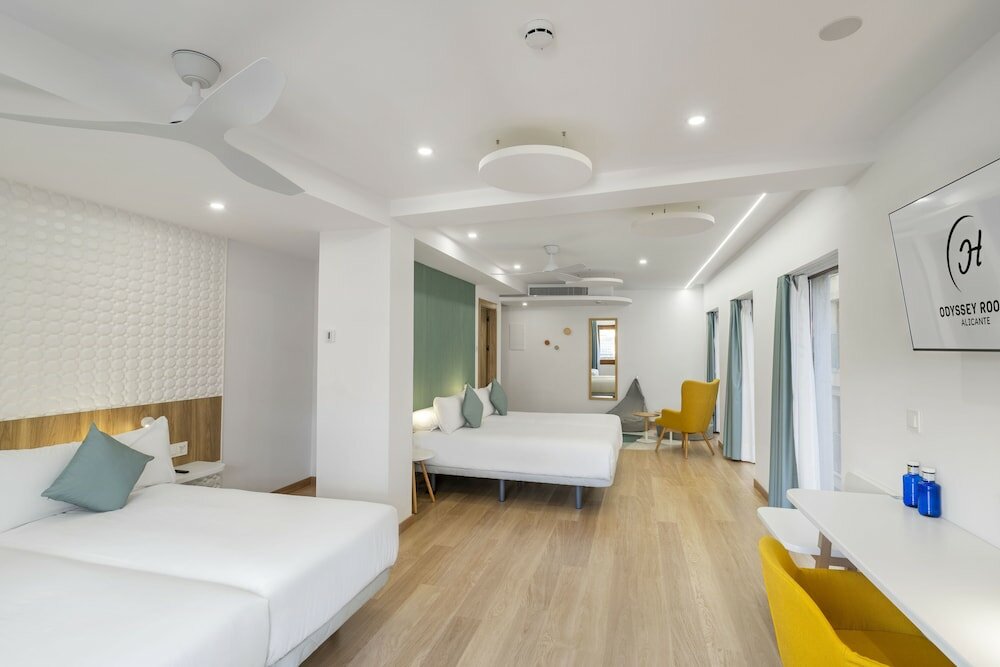 Superior Quadruple Room, Pool Access