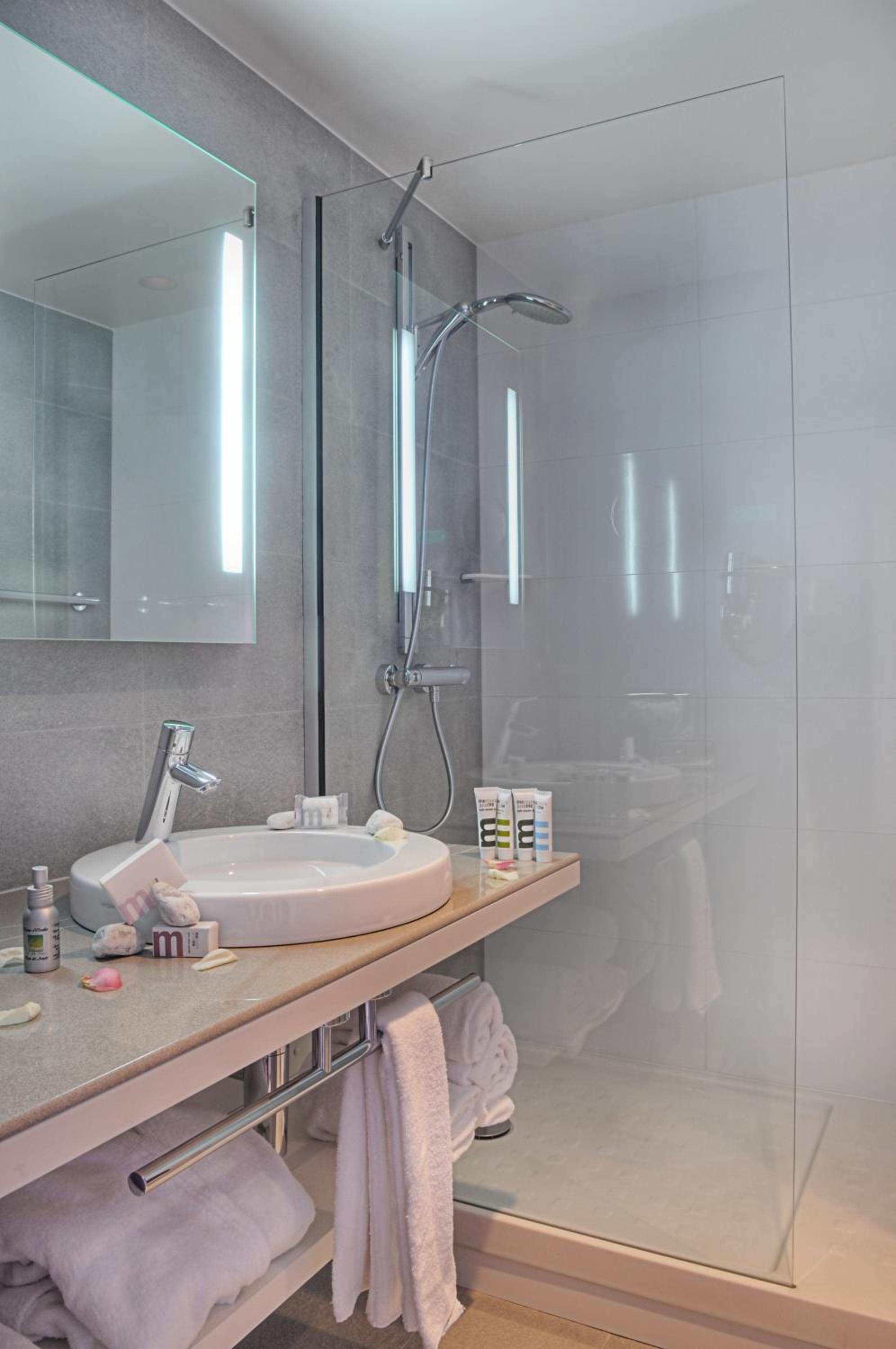 Superior Room with City View