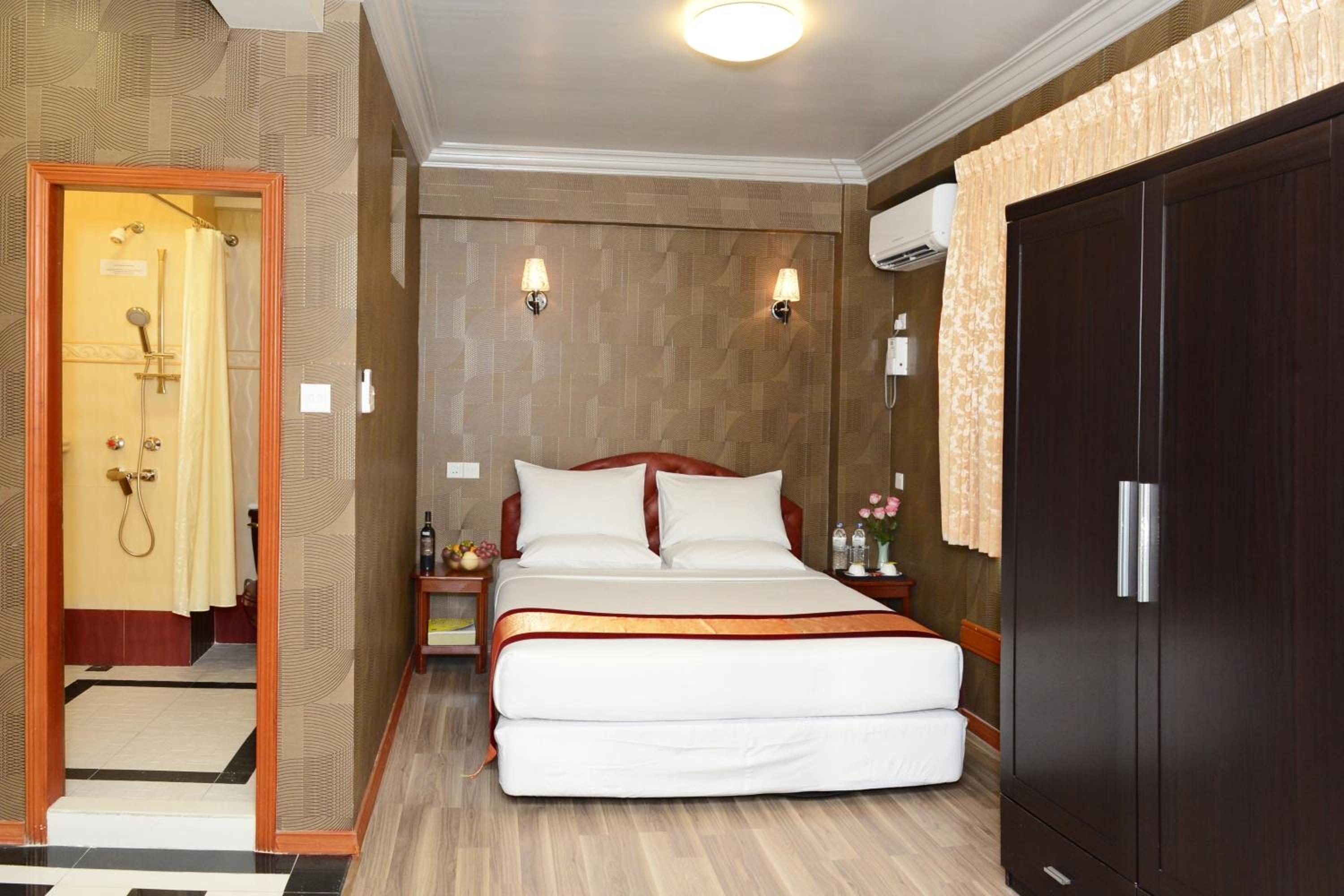 Deluxe Double or Twin Room with City View