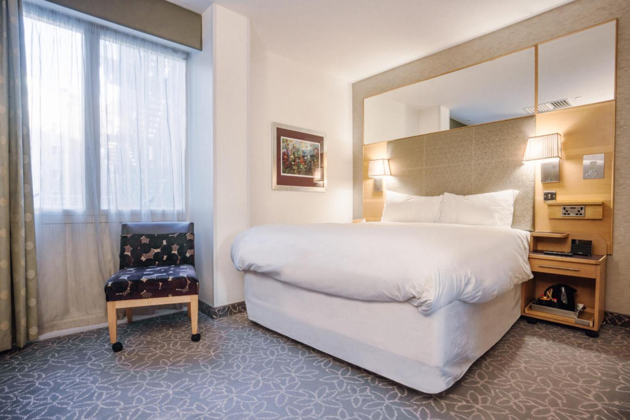 Deluxe Queen Room
