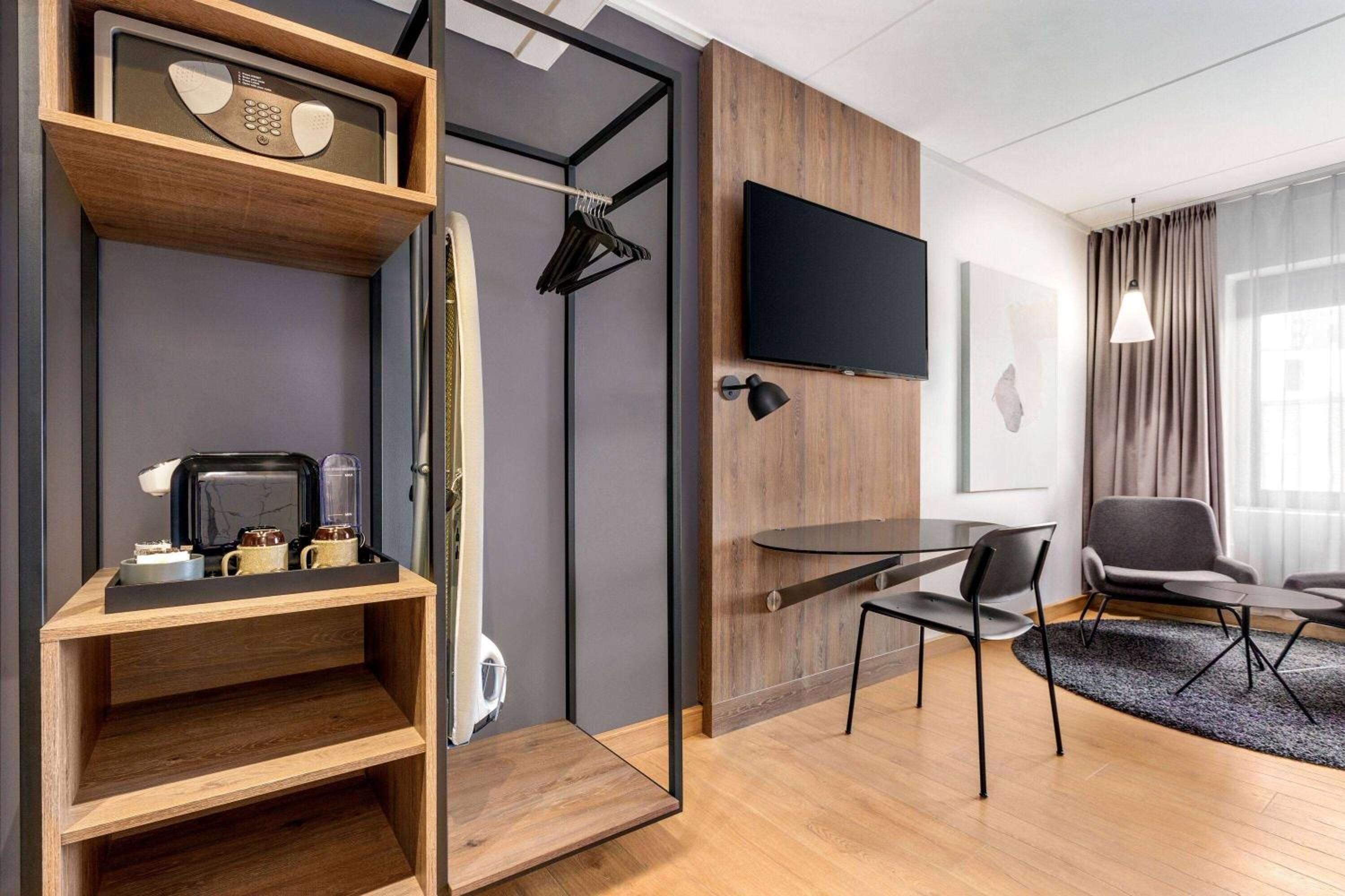 Superior Room with Two Twin Beds - Non-Smoking