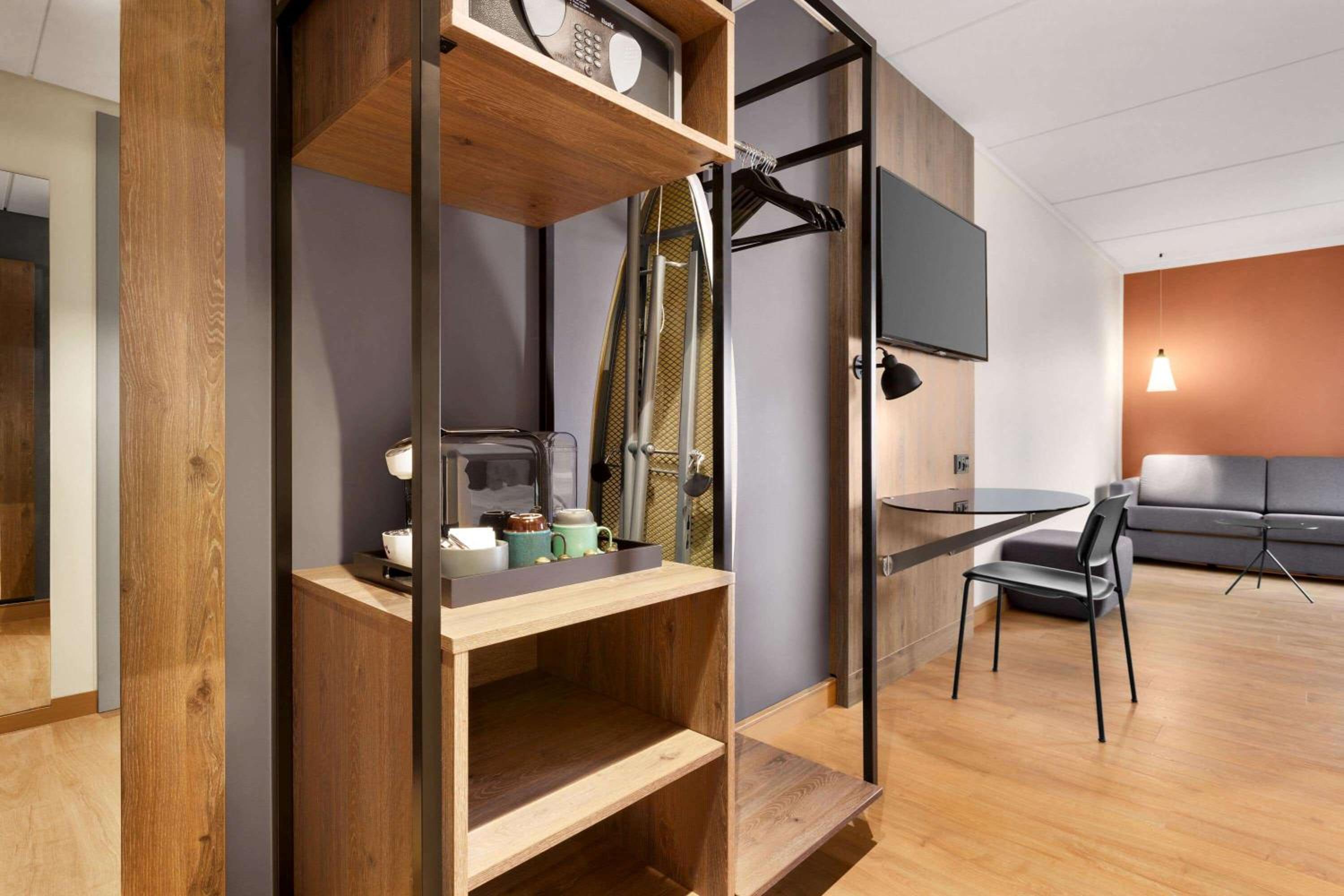 Superior Room with Two Twin Beds - Non-Smoking