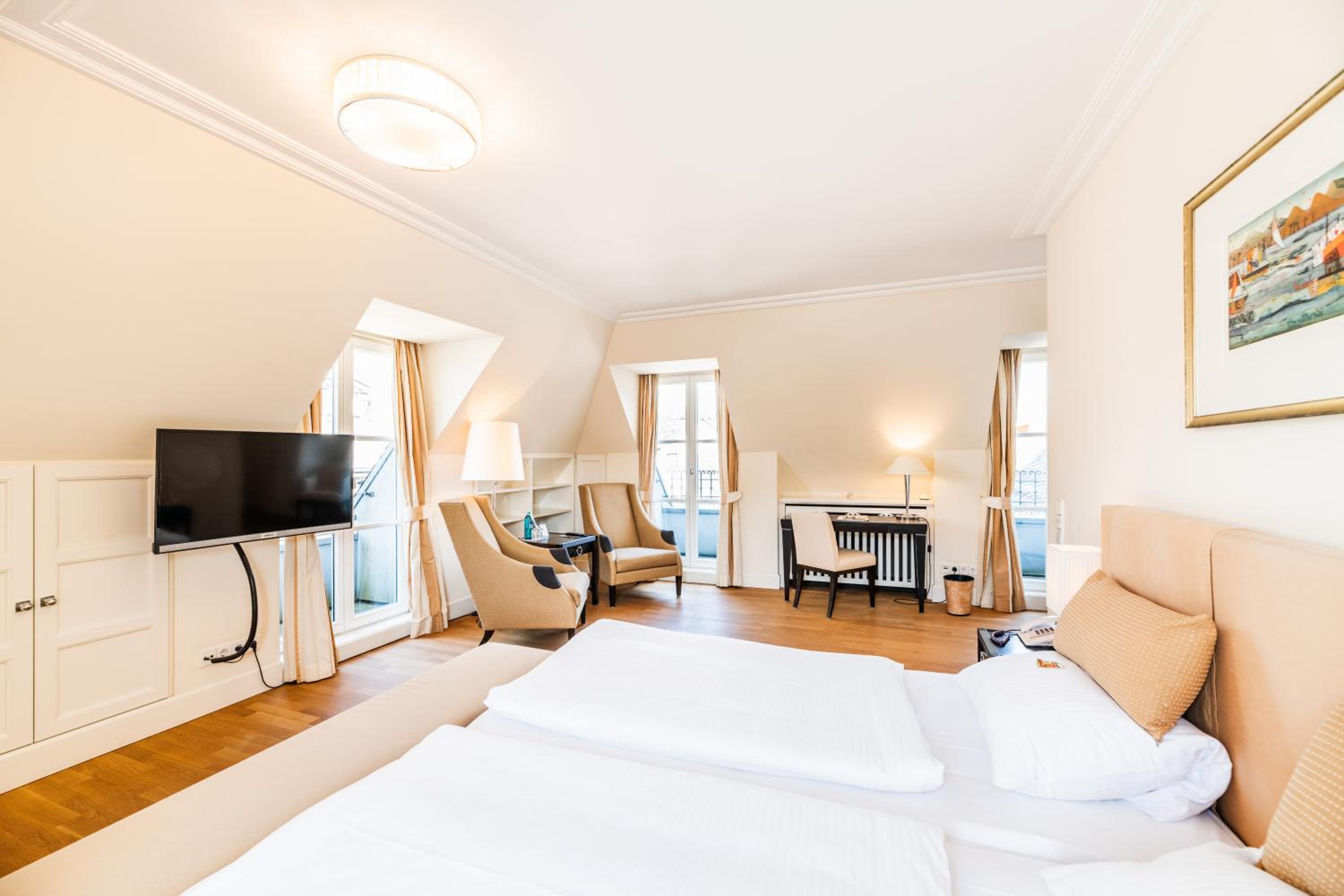 Deluxe Double Room with River View