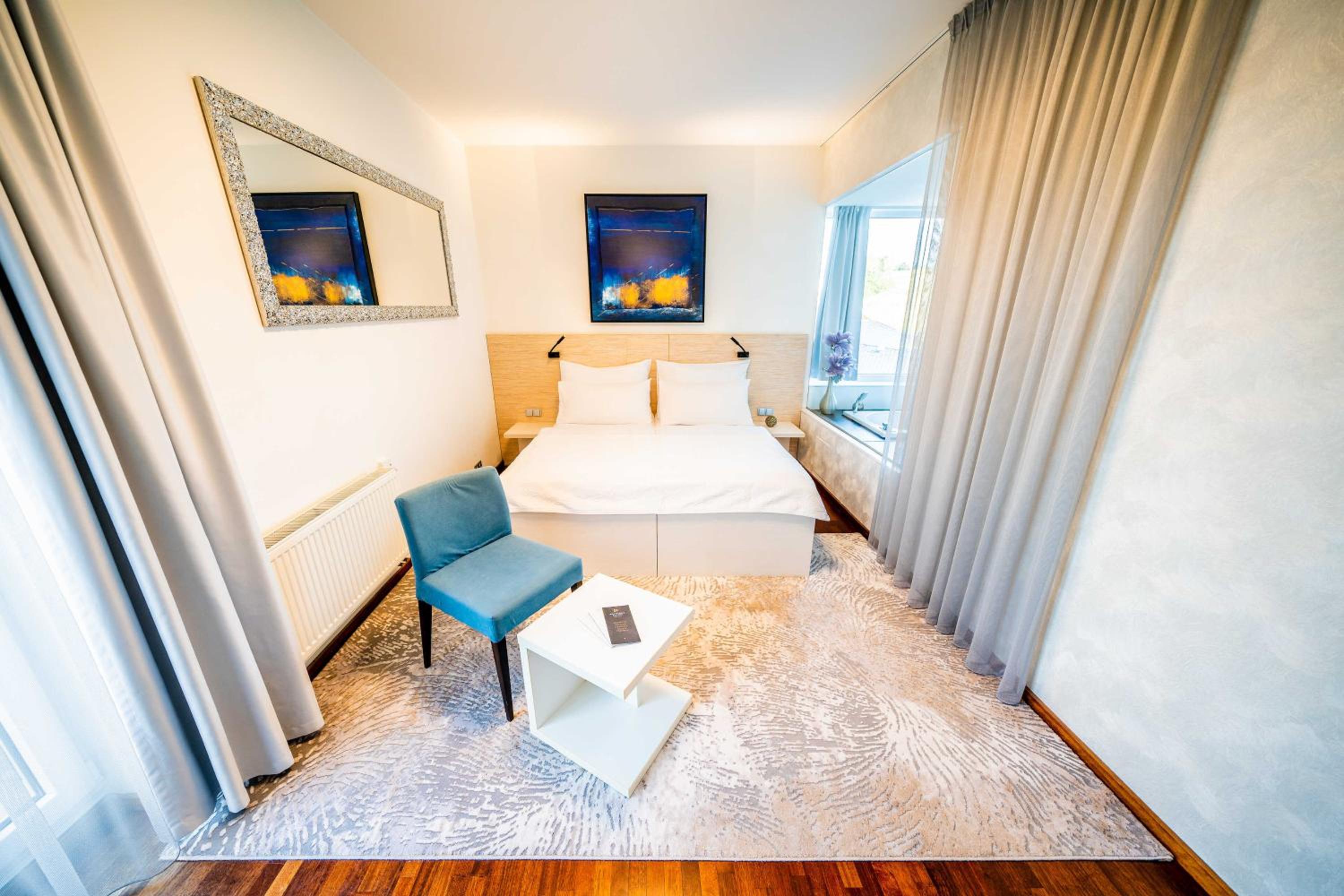 Deluxe Double Room with Bath