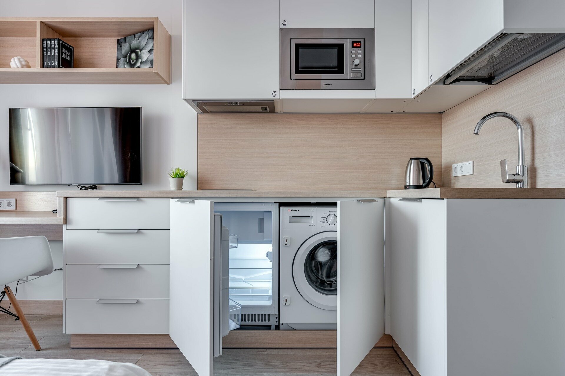 Mint's Apartment с двухместным диваном