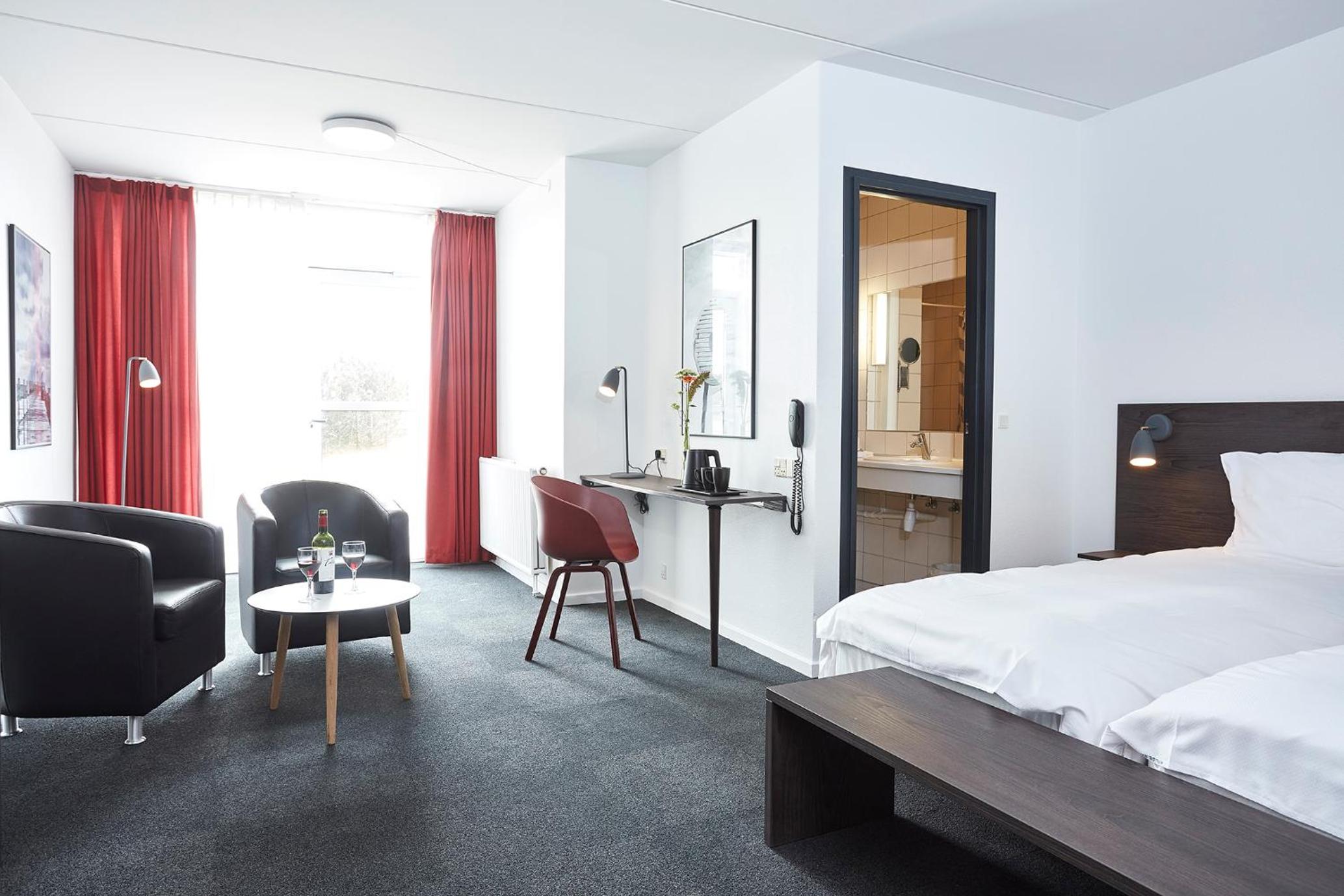 Double Room with Private Terrace - Ground Floor