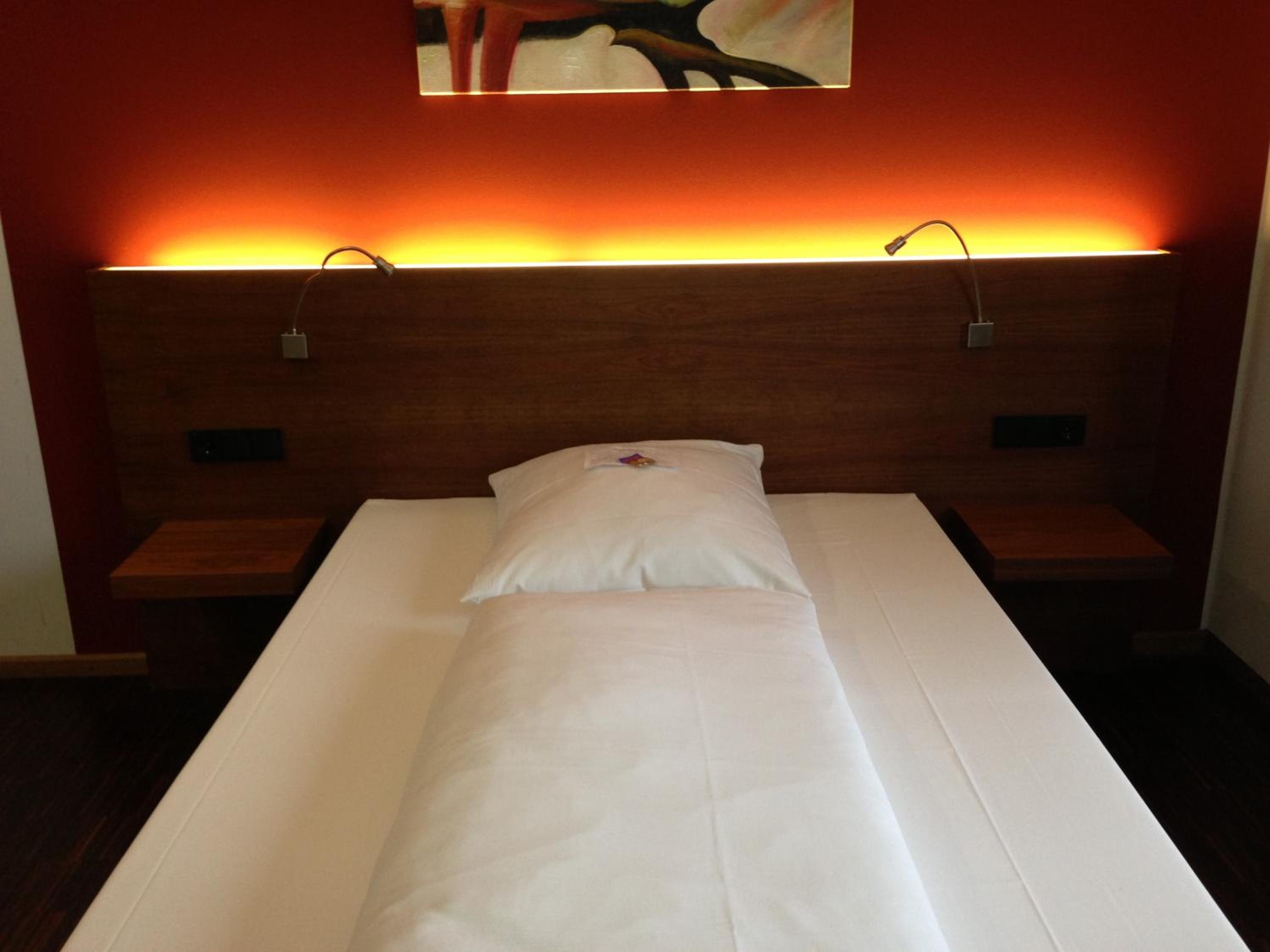 Business Single Room Frenchbed