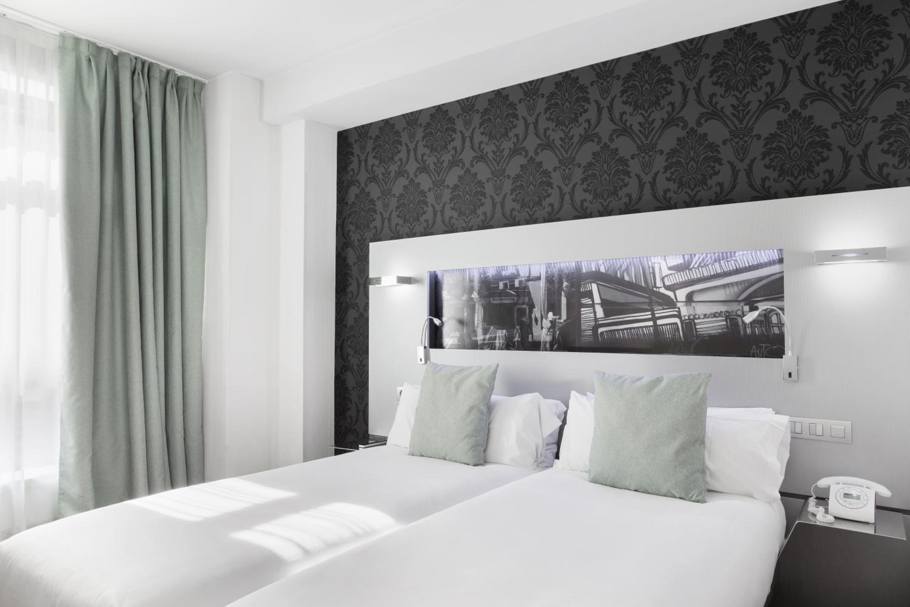 Double or Twin Room (1-2 Adults)