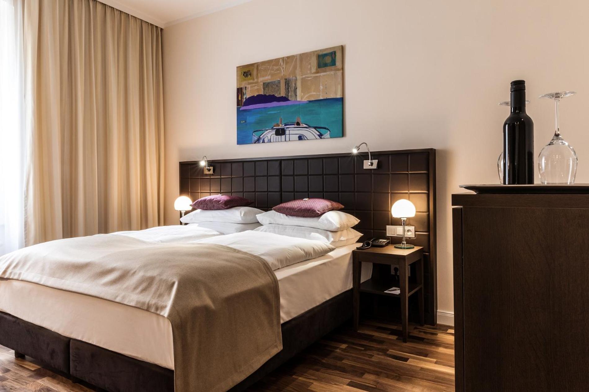 Queen Room
