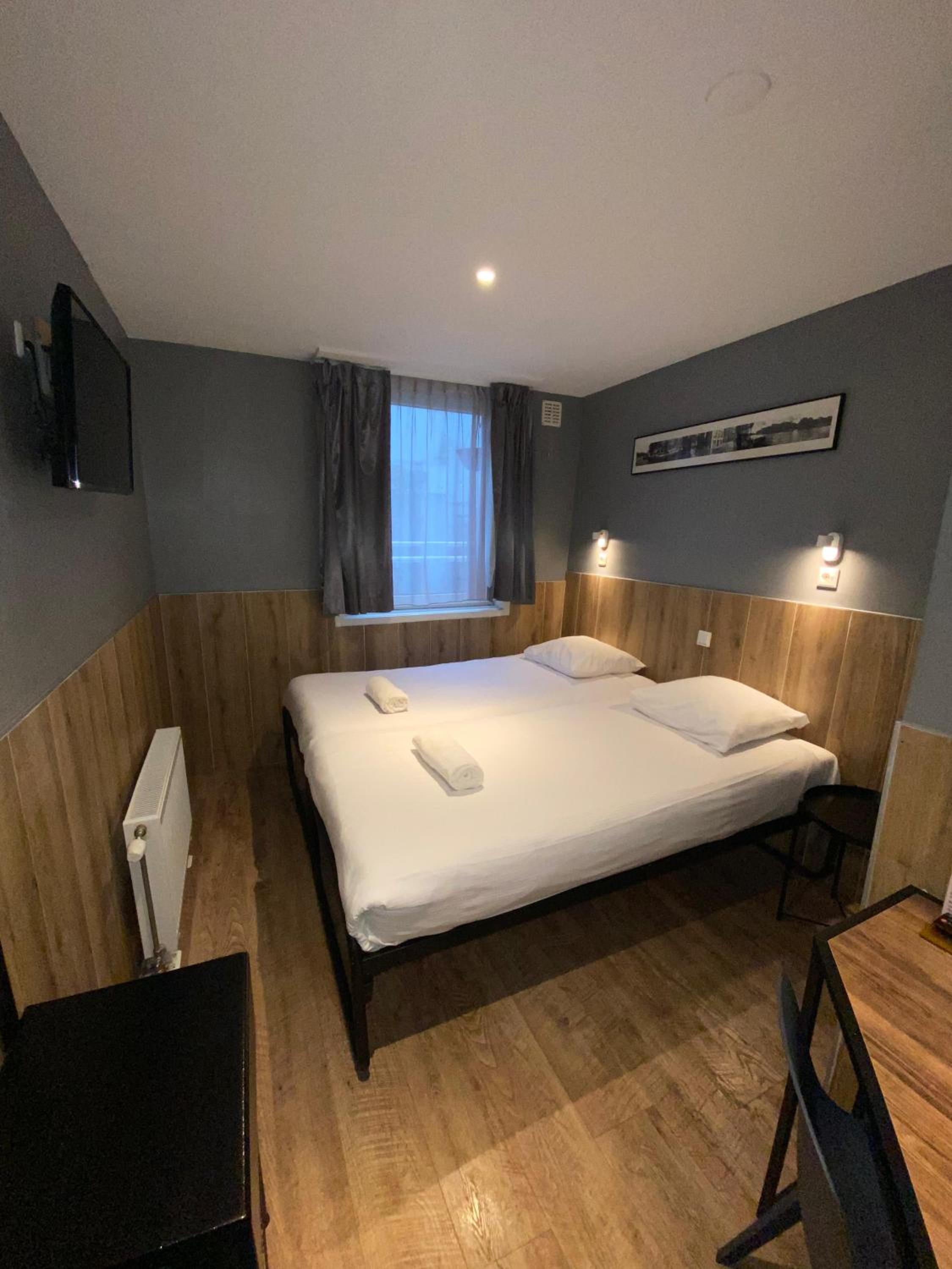 Double or Twin Room with Private Bathroom