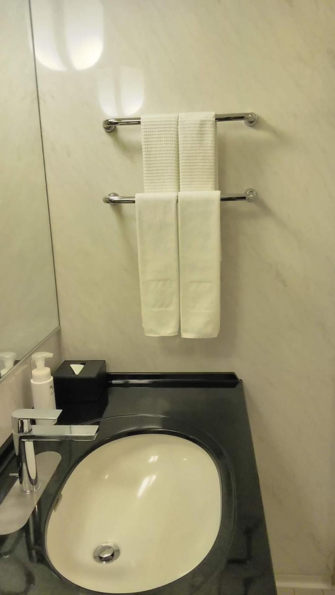 Standard Twin Room - Non-Smoking