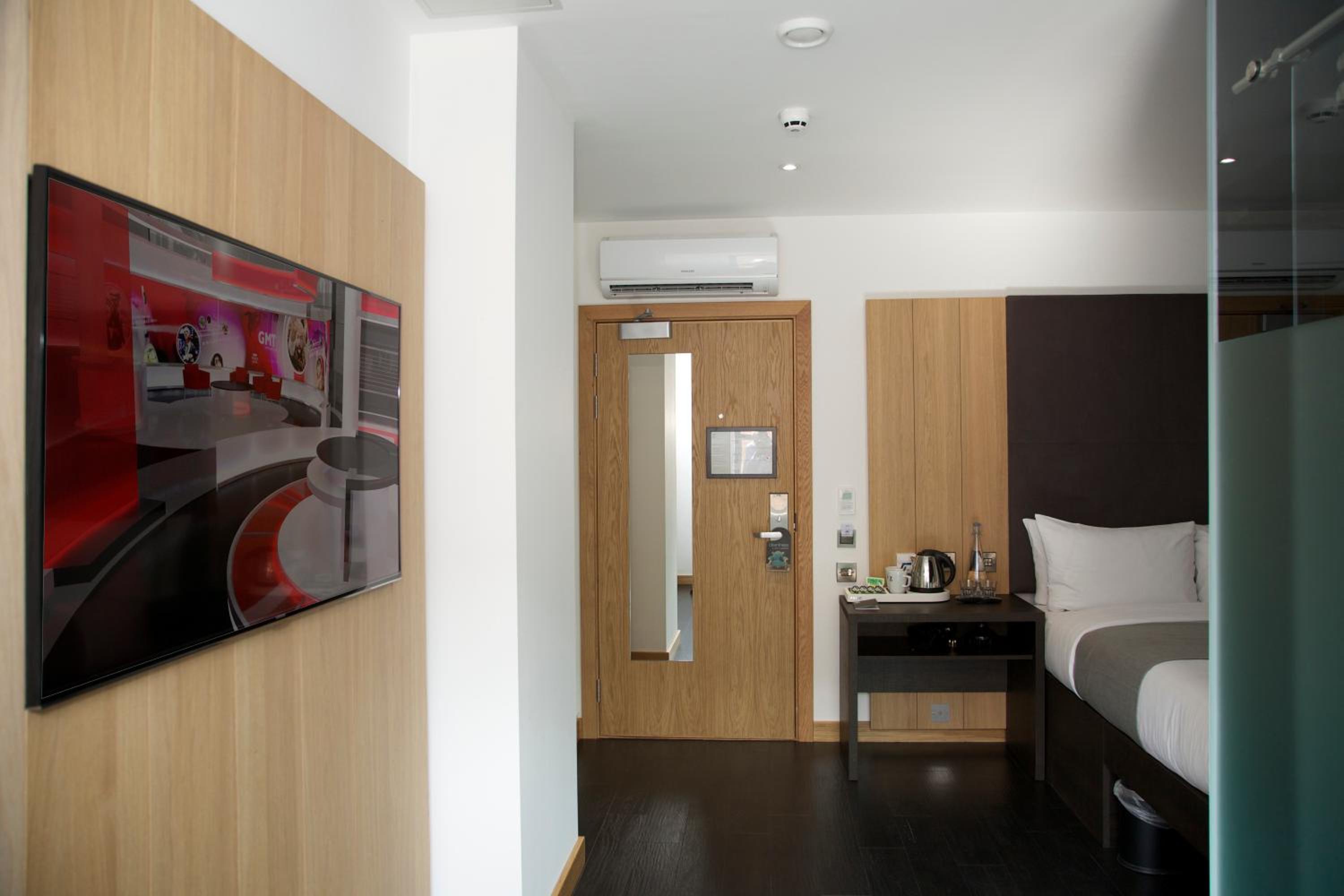 Queen Room - Disability Access