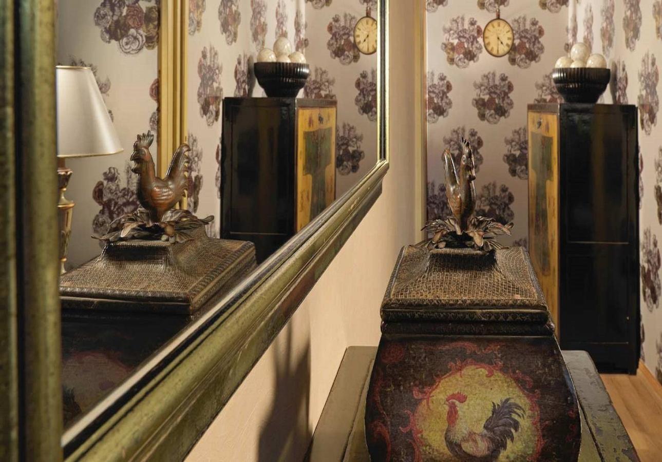 Family Suite (2 Adults + 2 Children)