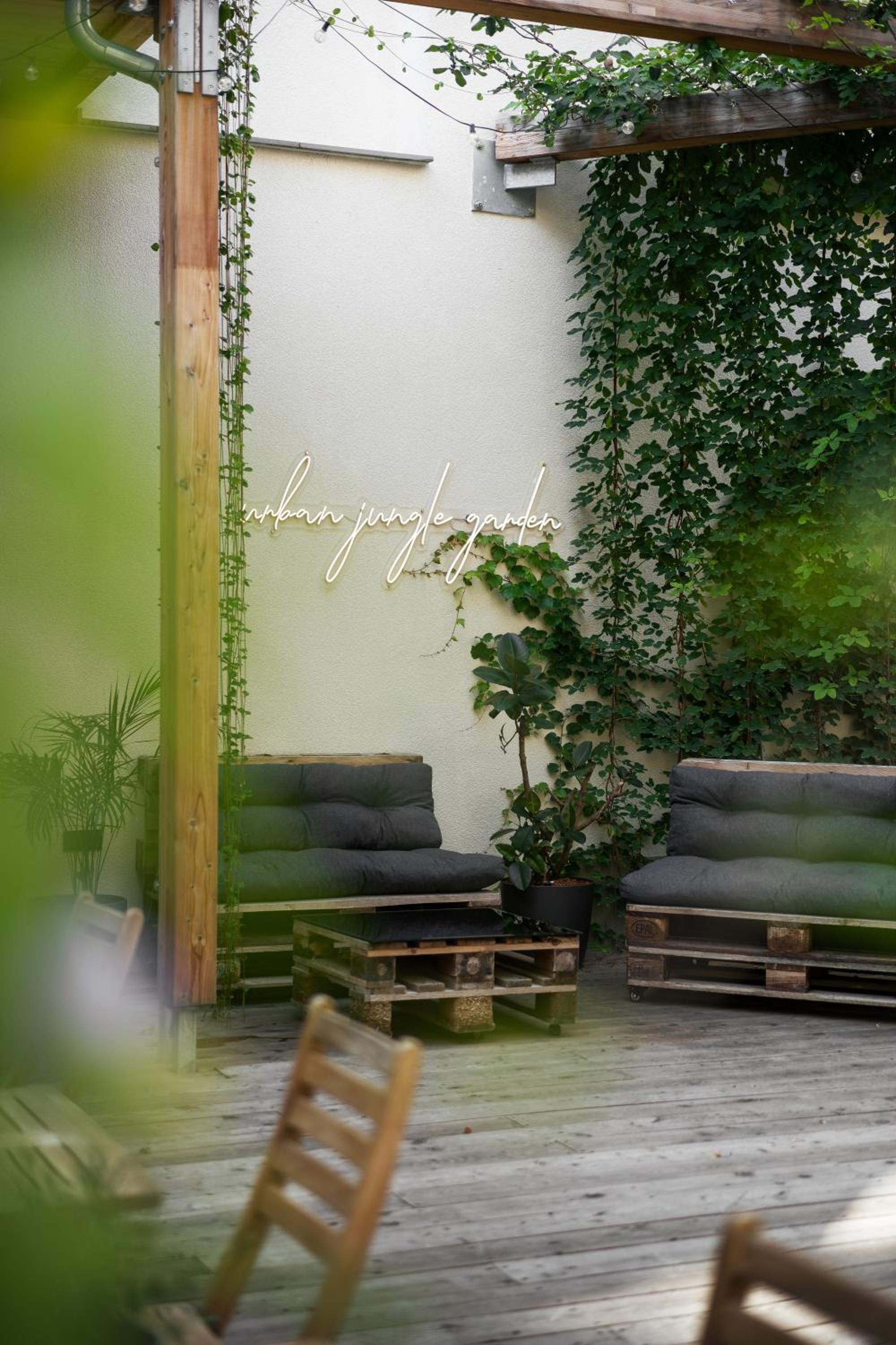 One Bedroom Apartment with Balcony 