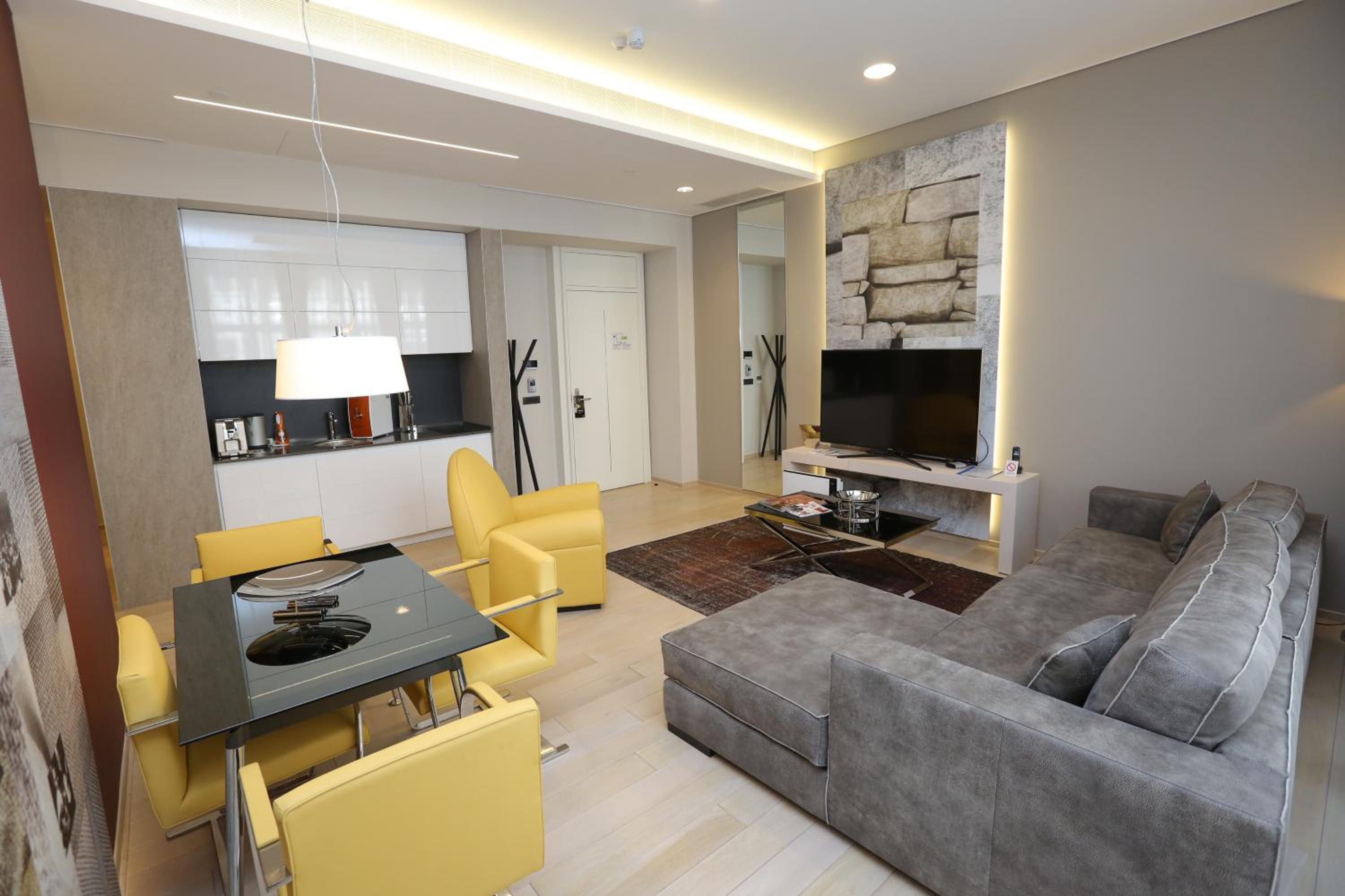  Superior One-Bedroom Apartment