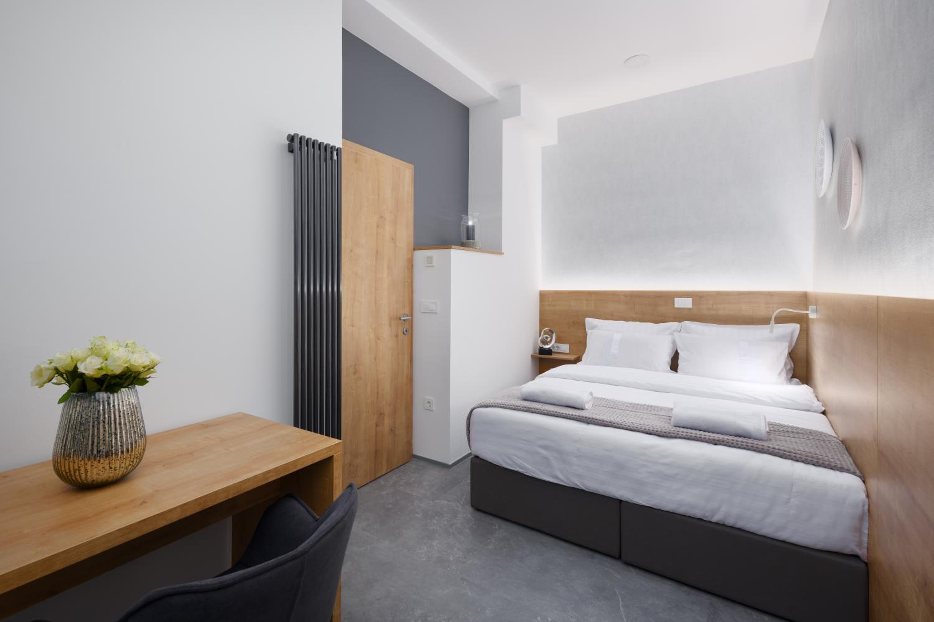 Superior Apartment with Garden View (#4)