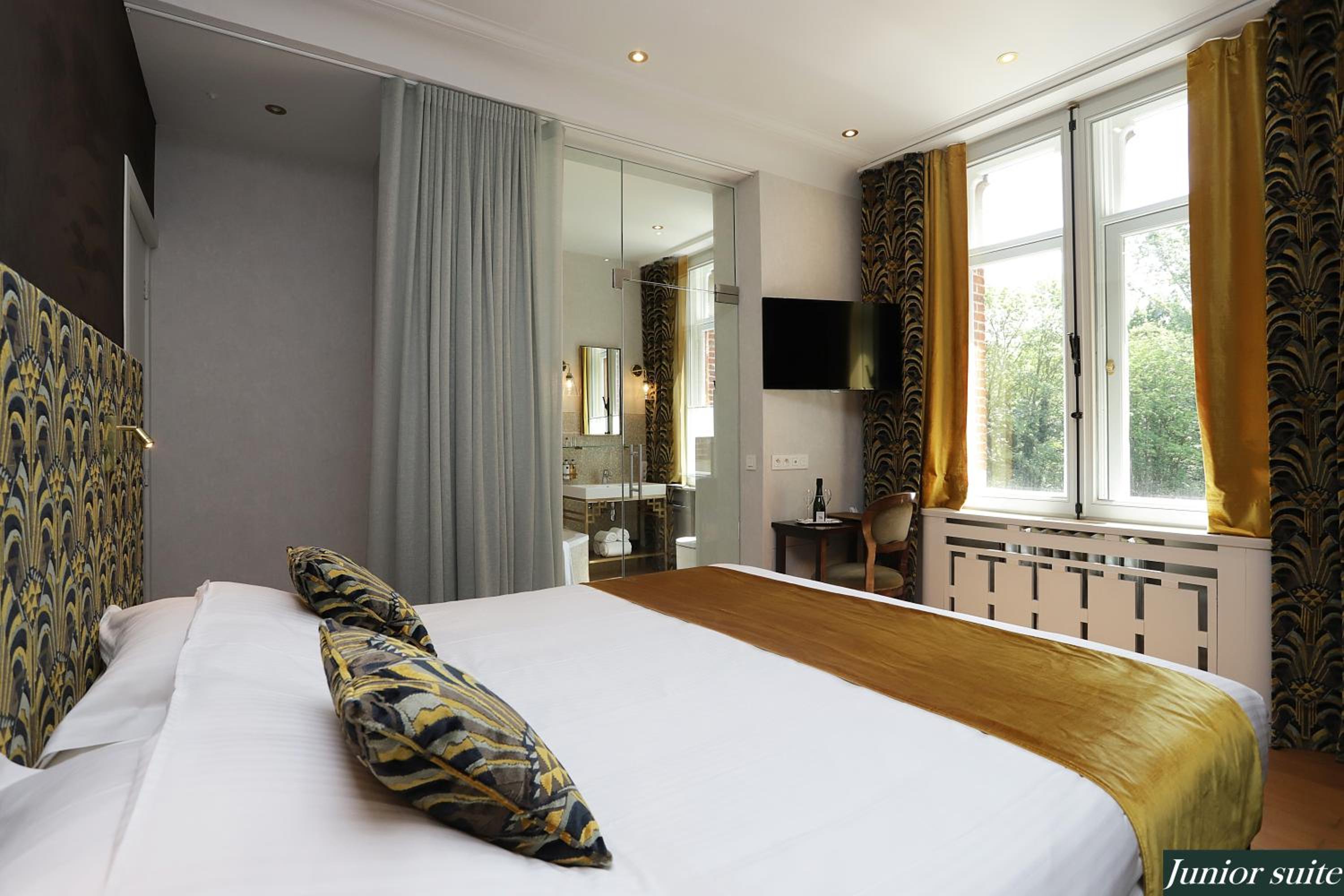 Junior Suite with Garden View